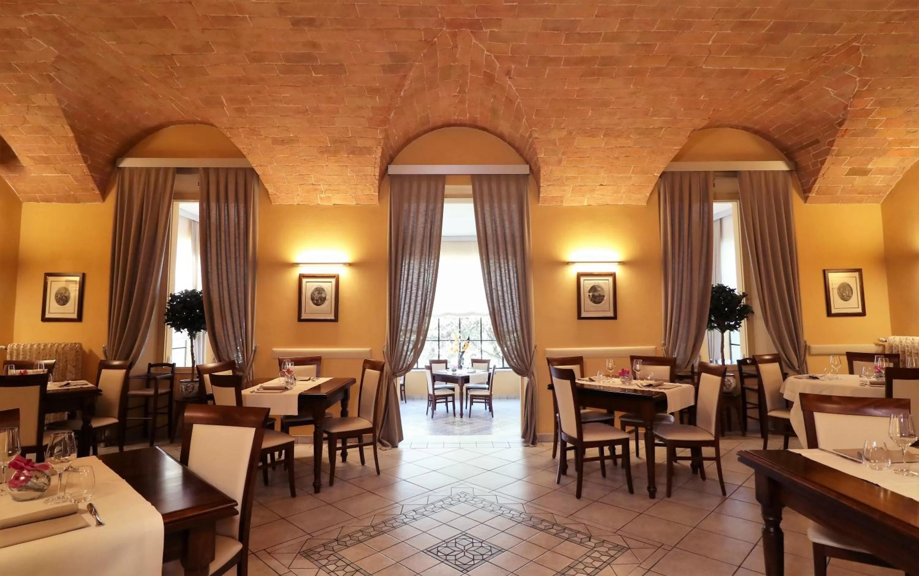 Restaurant/places to eat in Albergo Chiusarelli