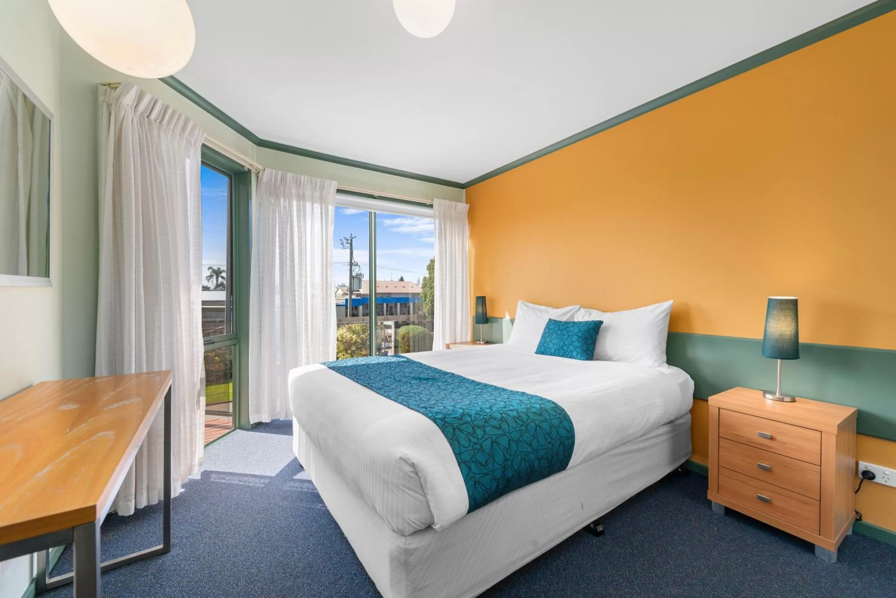 Bedroom, Bed in Comfort Inn & Suites Lakes Entrance
