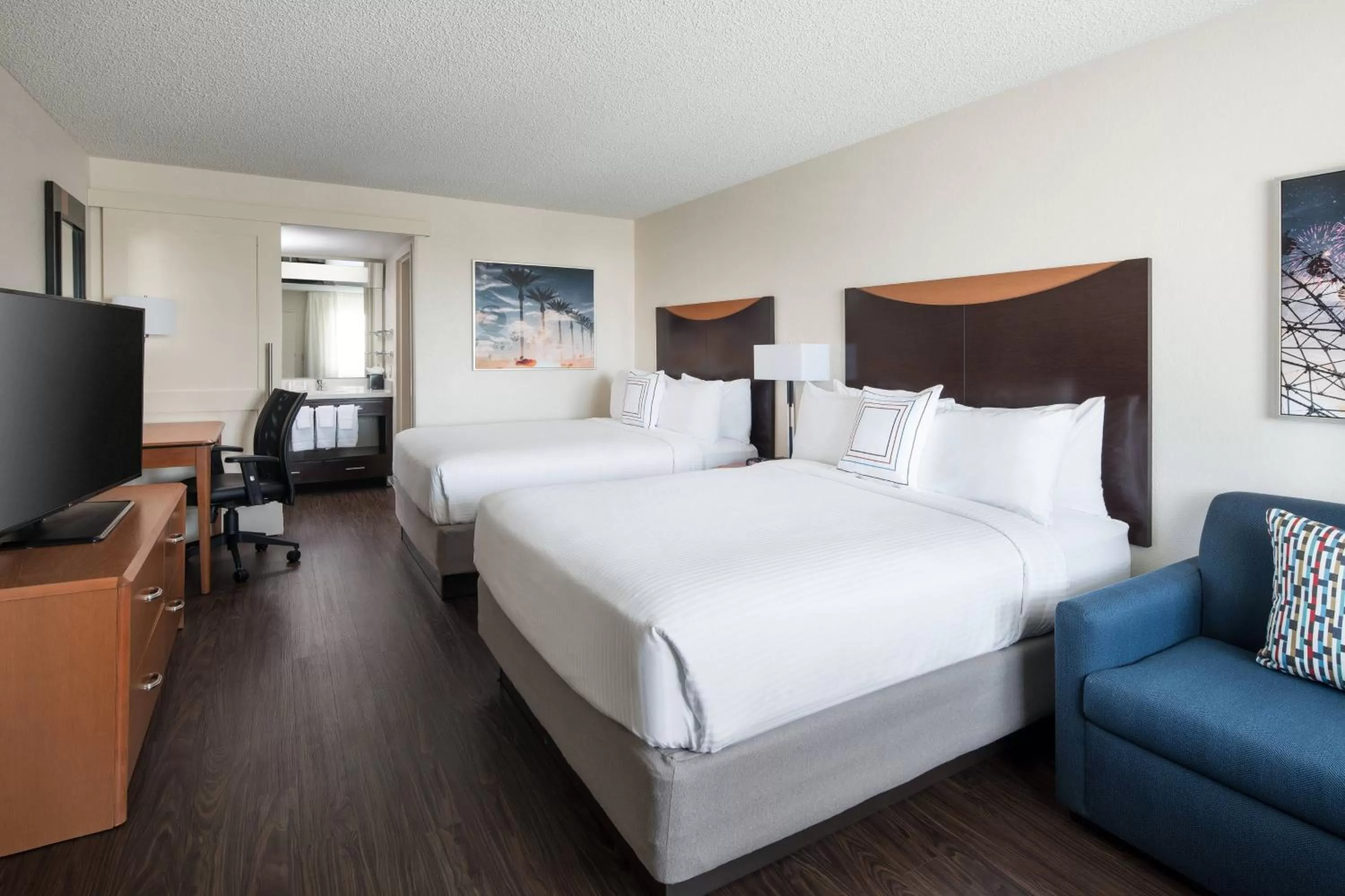 Photo of the whole room, Bed in Fairfield by Marriott Anaheim Resort
