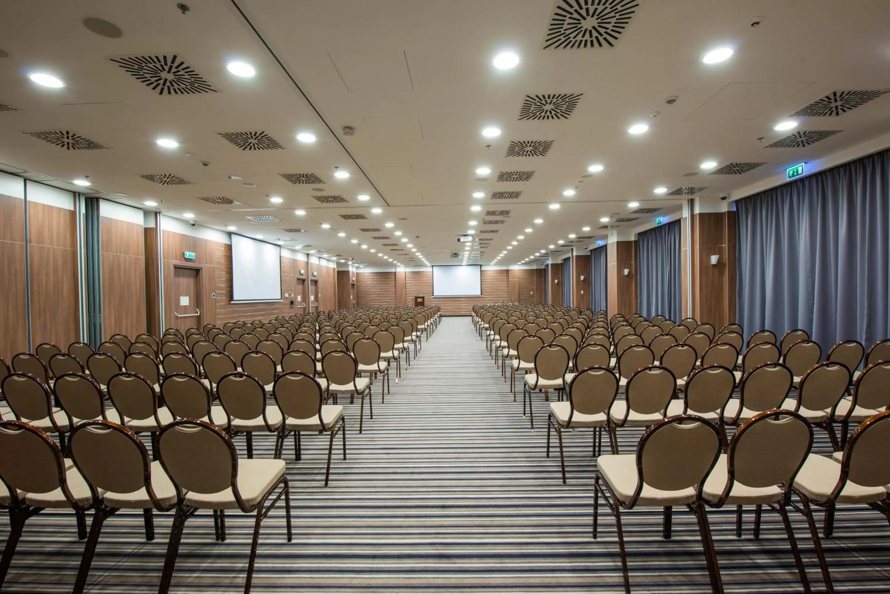 Meeting/conference room in Holiday Inn Krakow City Centre by IHG