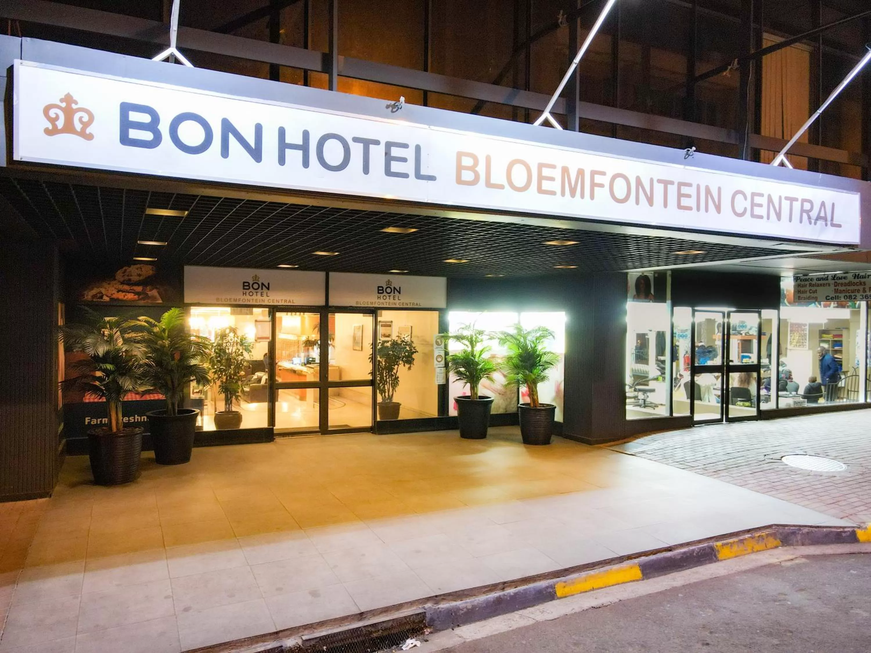 Facade/entrance in BON Hotel Bloemfontein Central