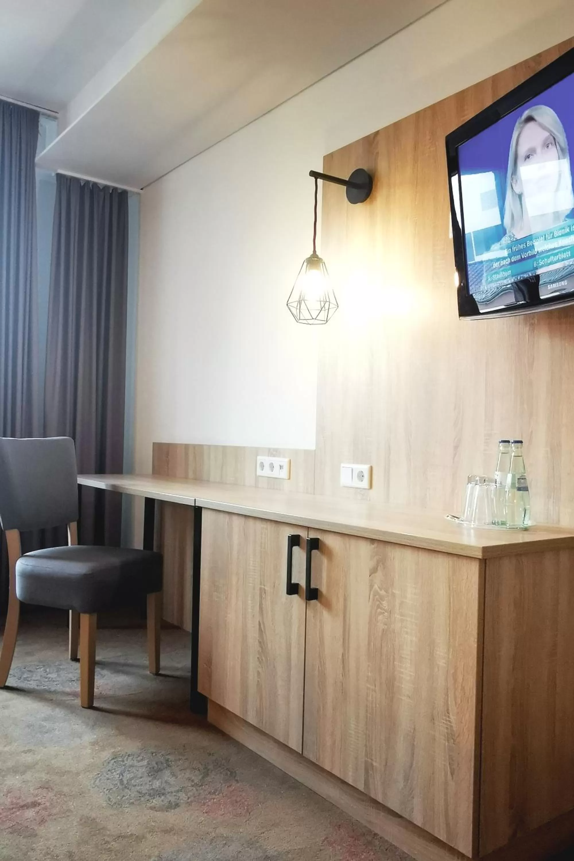 TV and multimedia in Plaza Hotel & Living Frankfurt