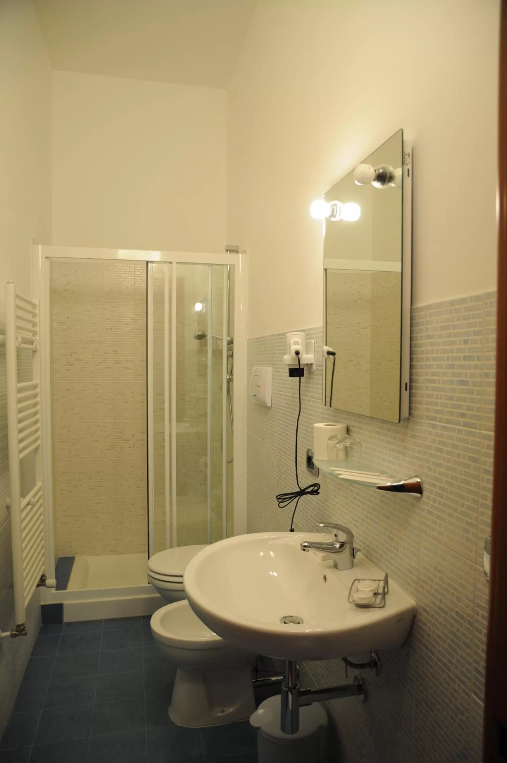 Bathroom in Affittacamere Conte Di Cavour