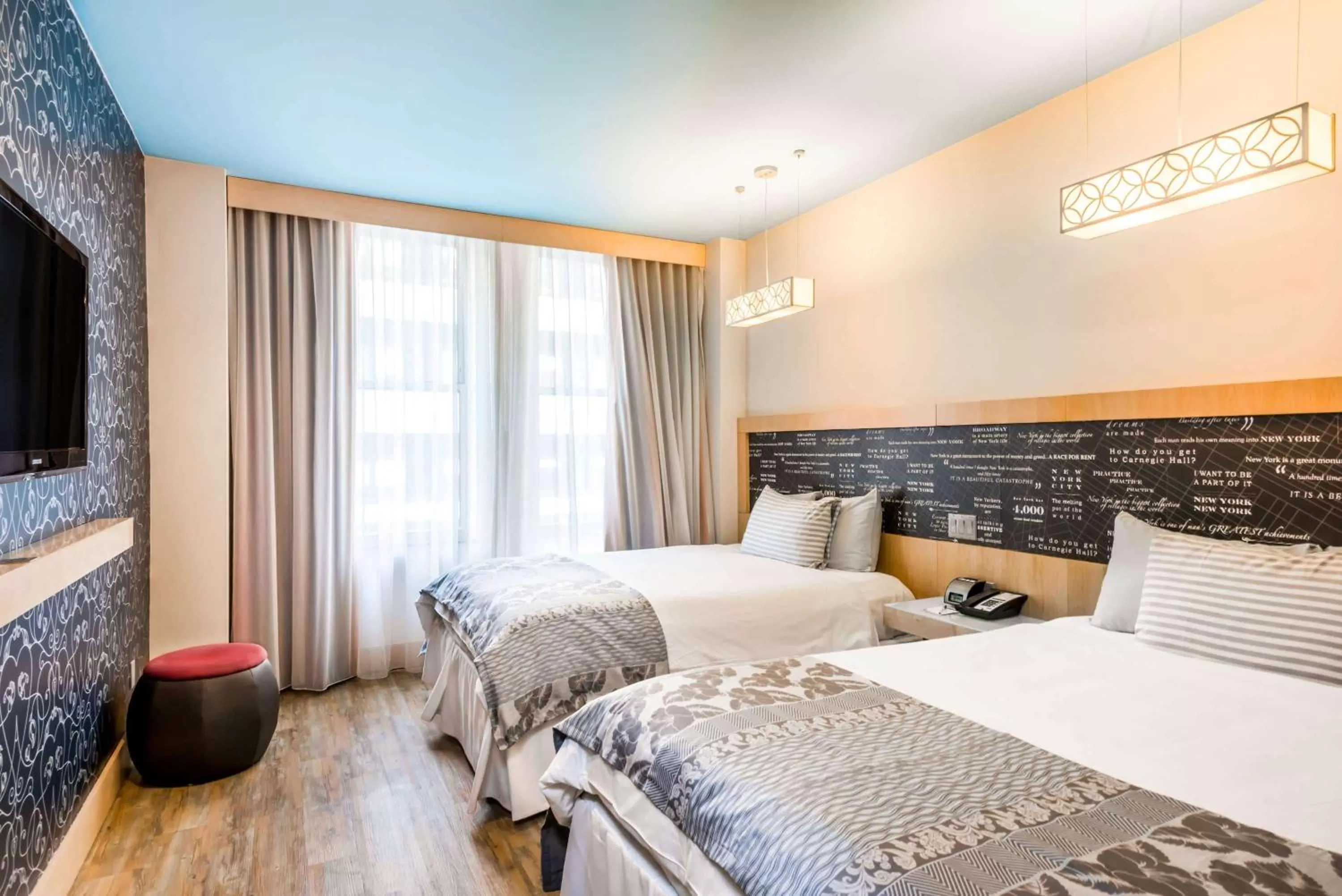 Photo of the whole room, Bed in TRYP by Wyndham New York City Times Square - Midtown