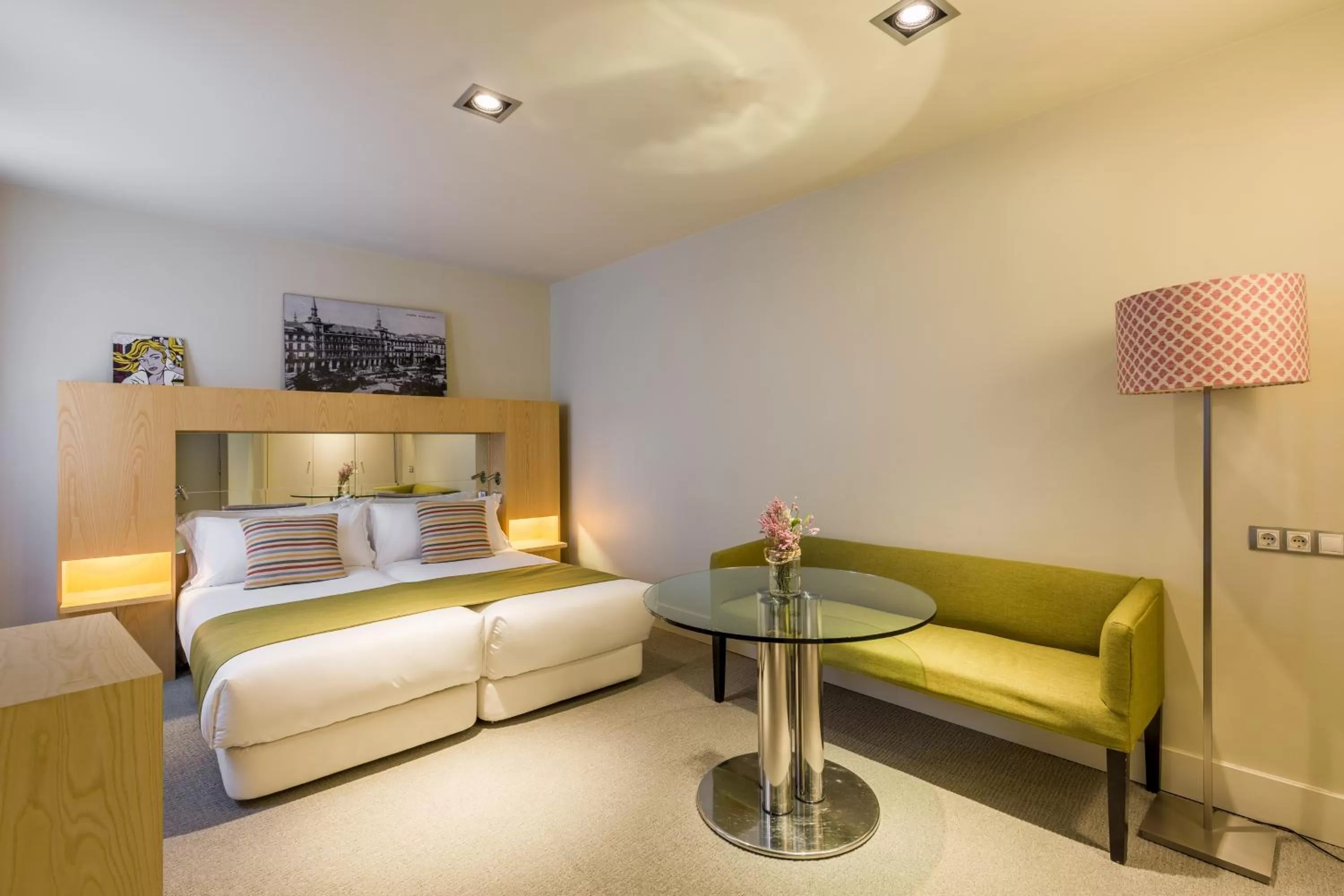 Photo of the whole room, Bed in Room Mate Alicia, Madrid