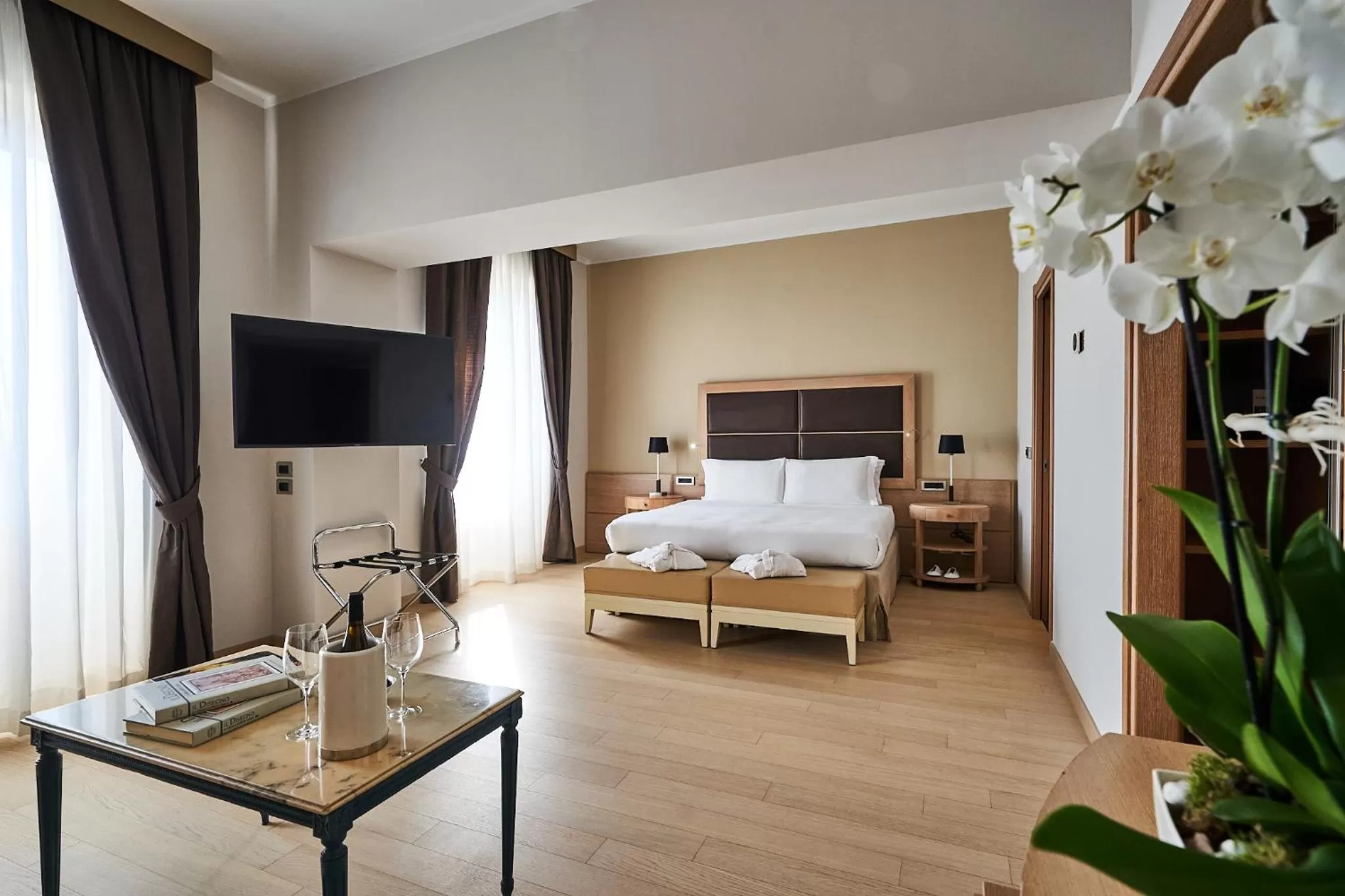 Bedroom, Bed in Hotel Astoria