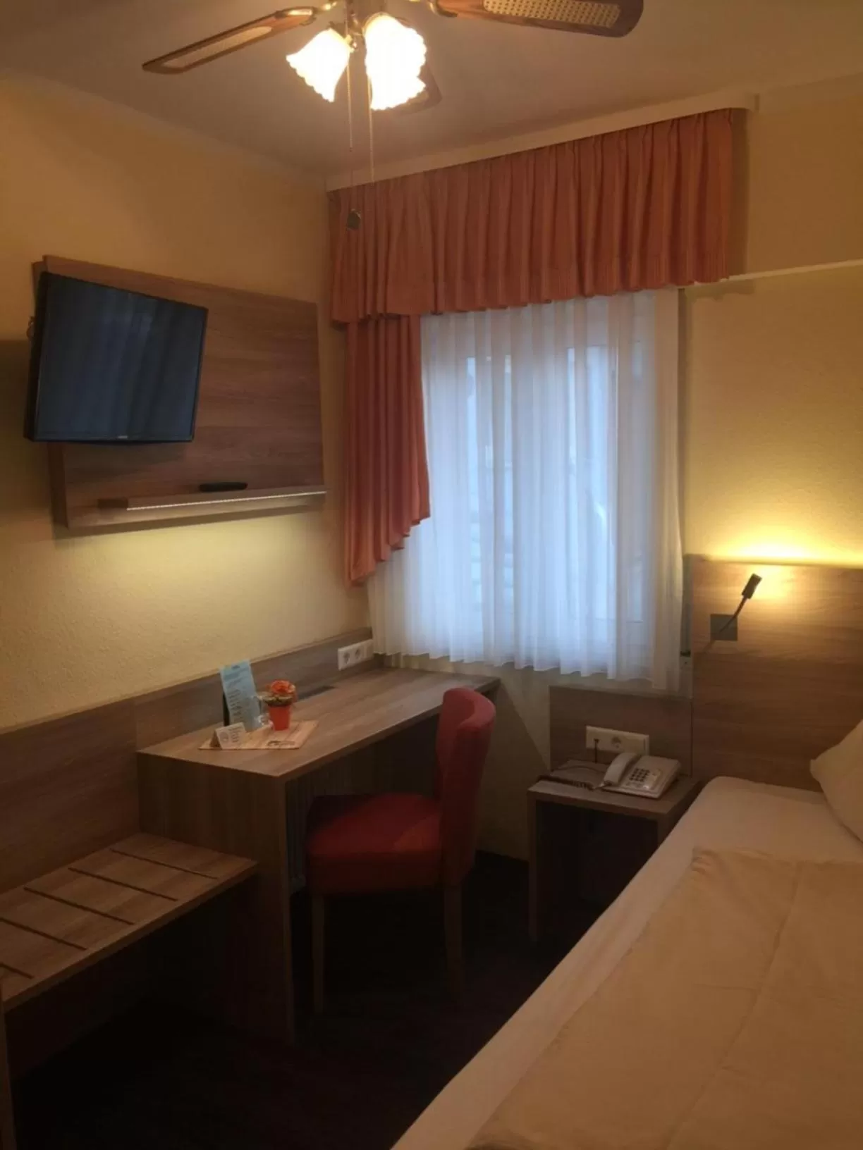 Decorative detail, Bed in Hotel Rose Heidelberg inklusive Frühstück, Saunanutzung und Parkplätze nach Verfügbarkeit