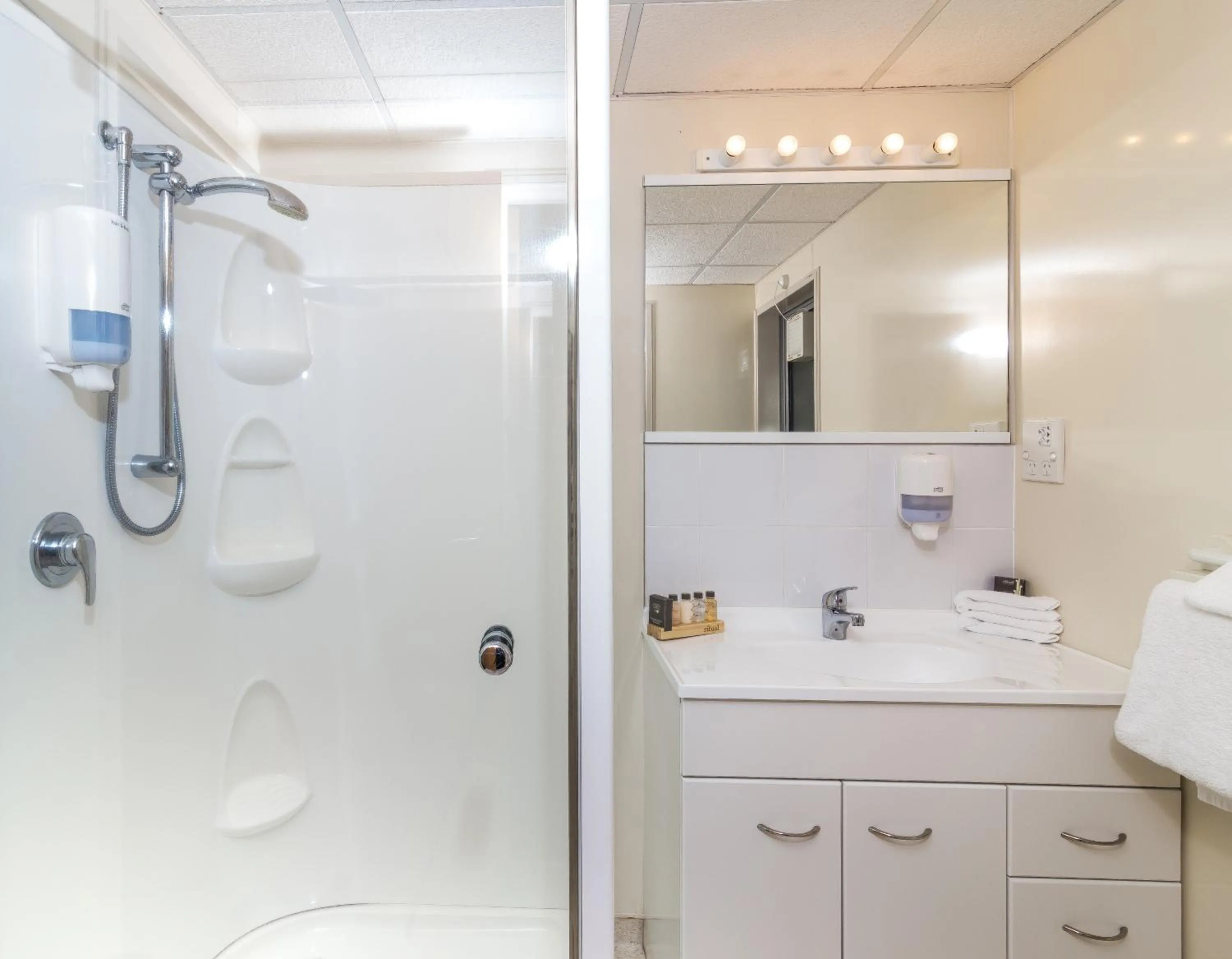 Bathroom in Twin Peaks Lakeside Inn