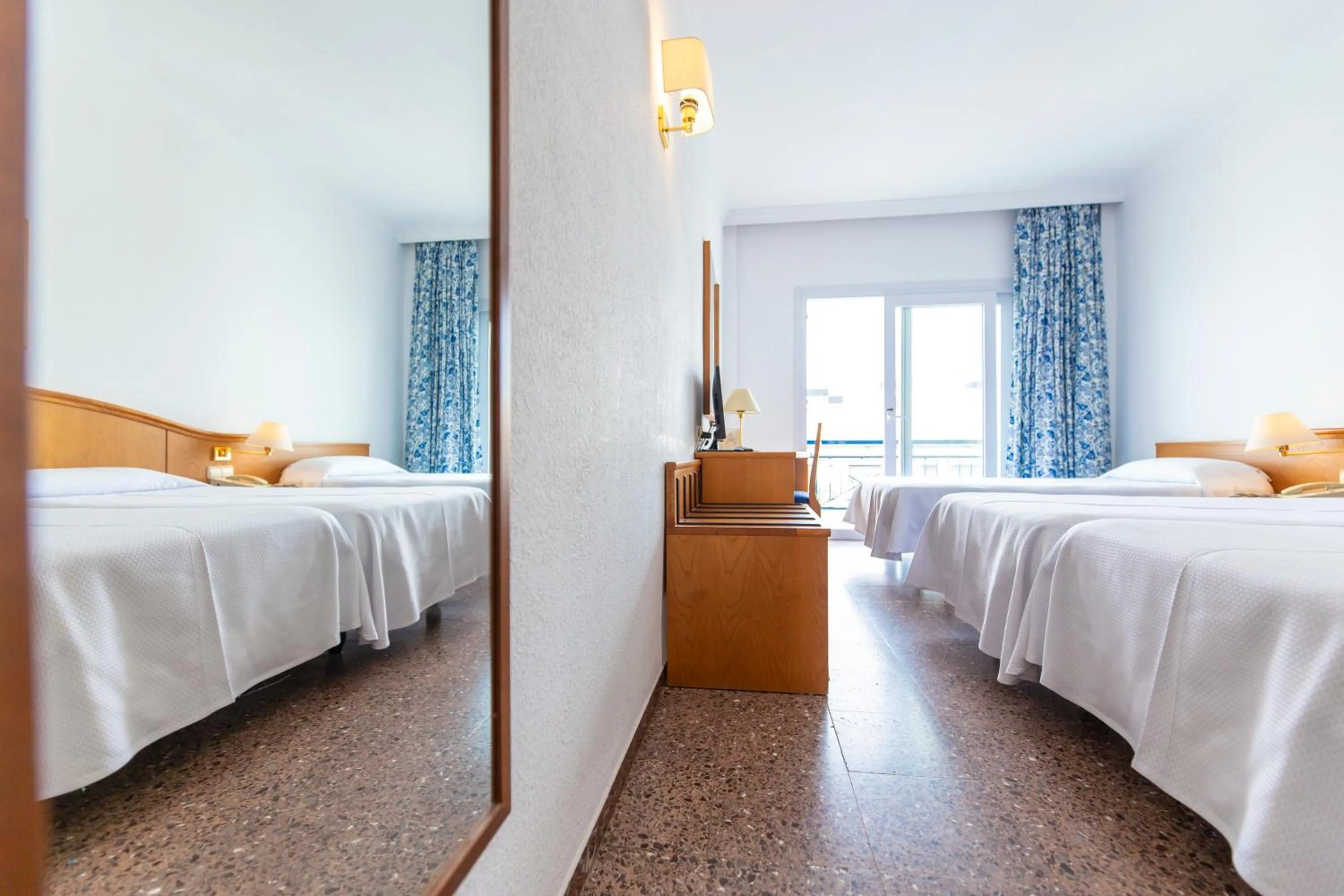 Photo of the whole room, Bed in Hotel Ramblamar