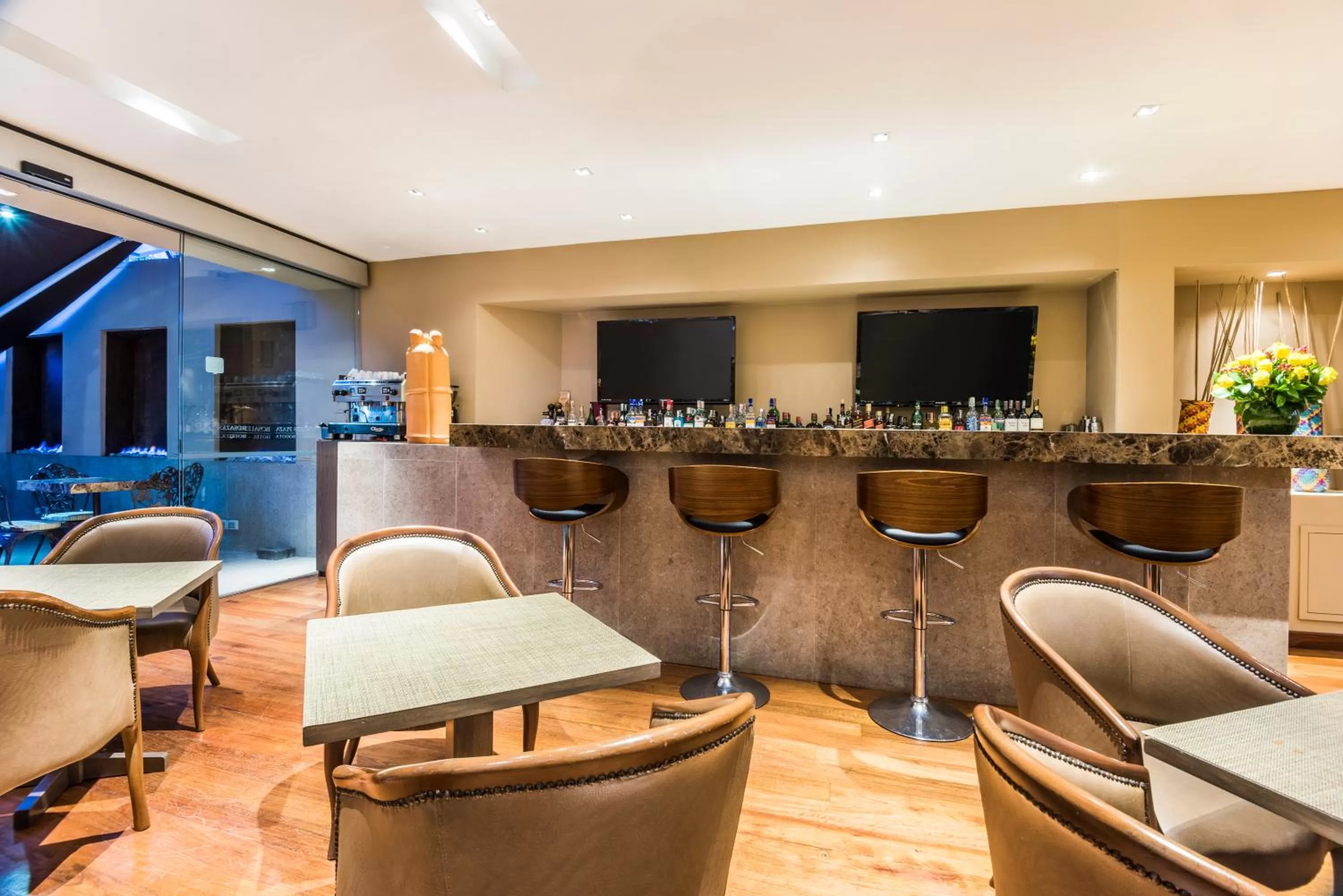 Drinks in Hotel Rosales Plaza