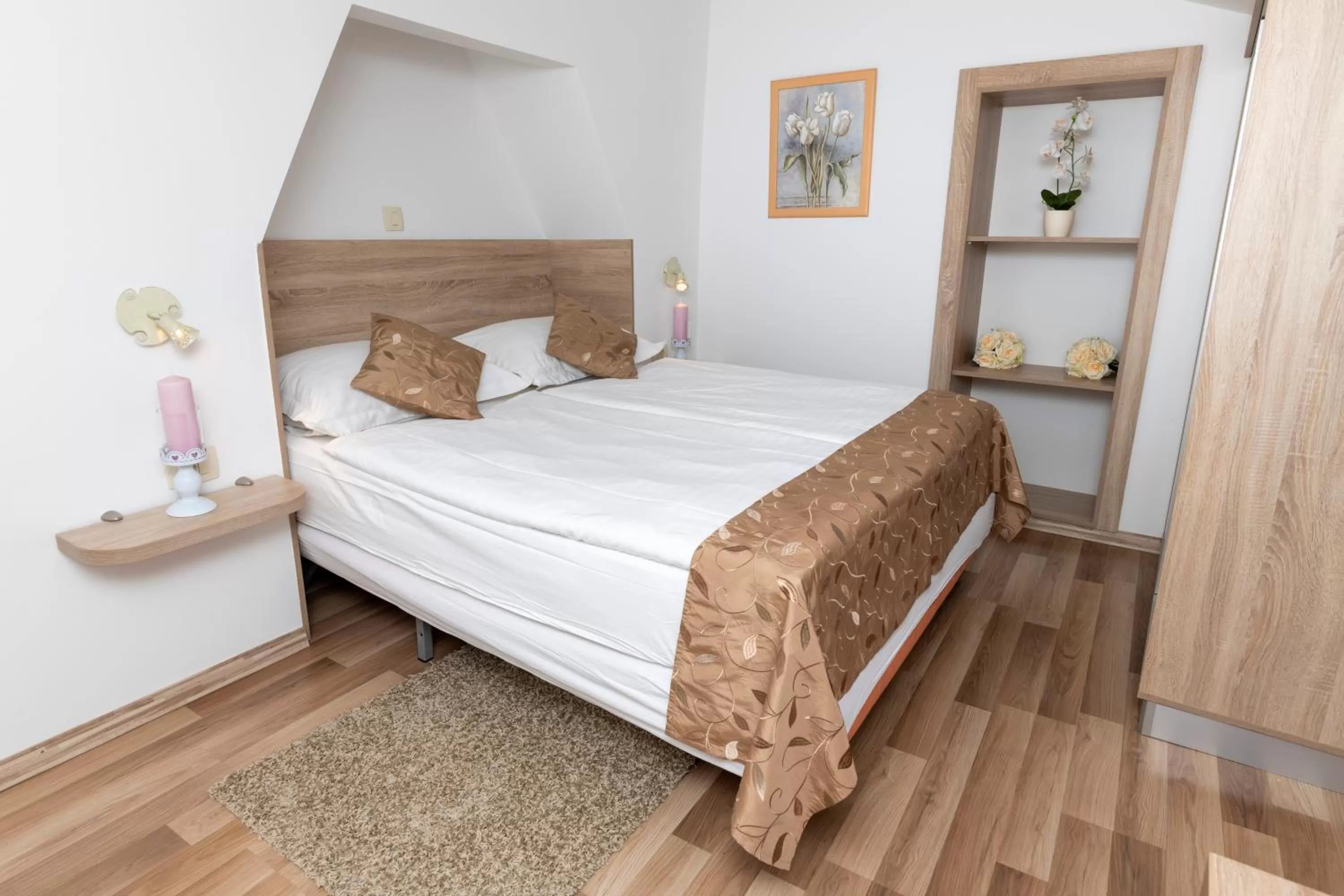 Bedroom, Bed in Deluxe Collection Hotel Kastel - Depadanse