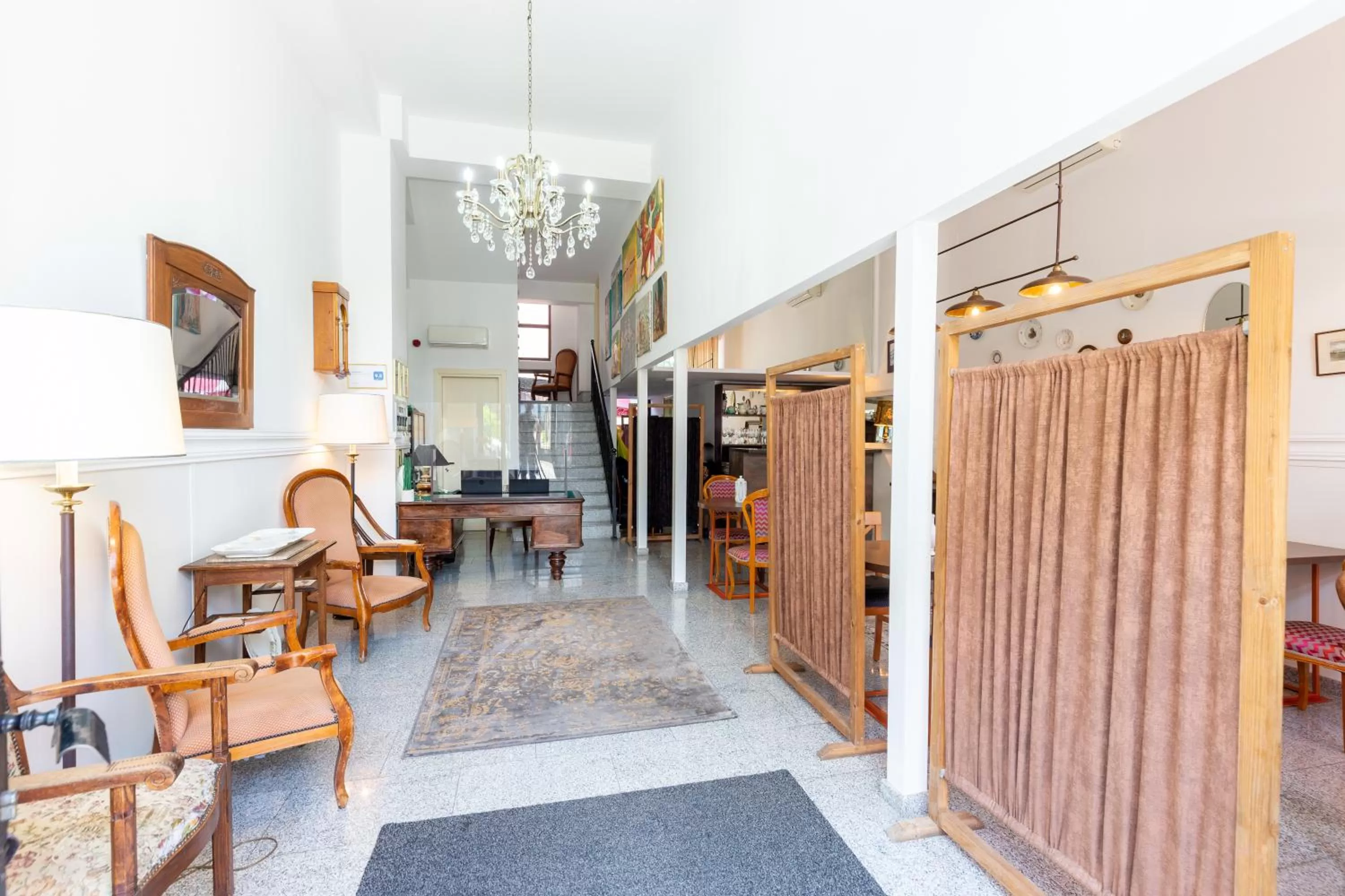 Lobby or reception in Hotel N16