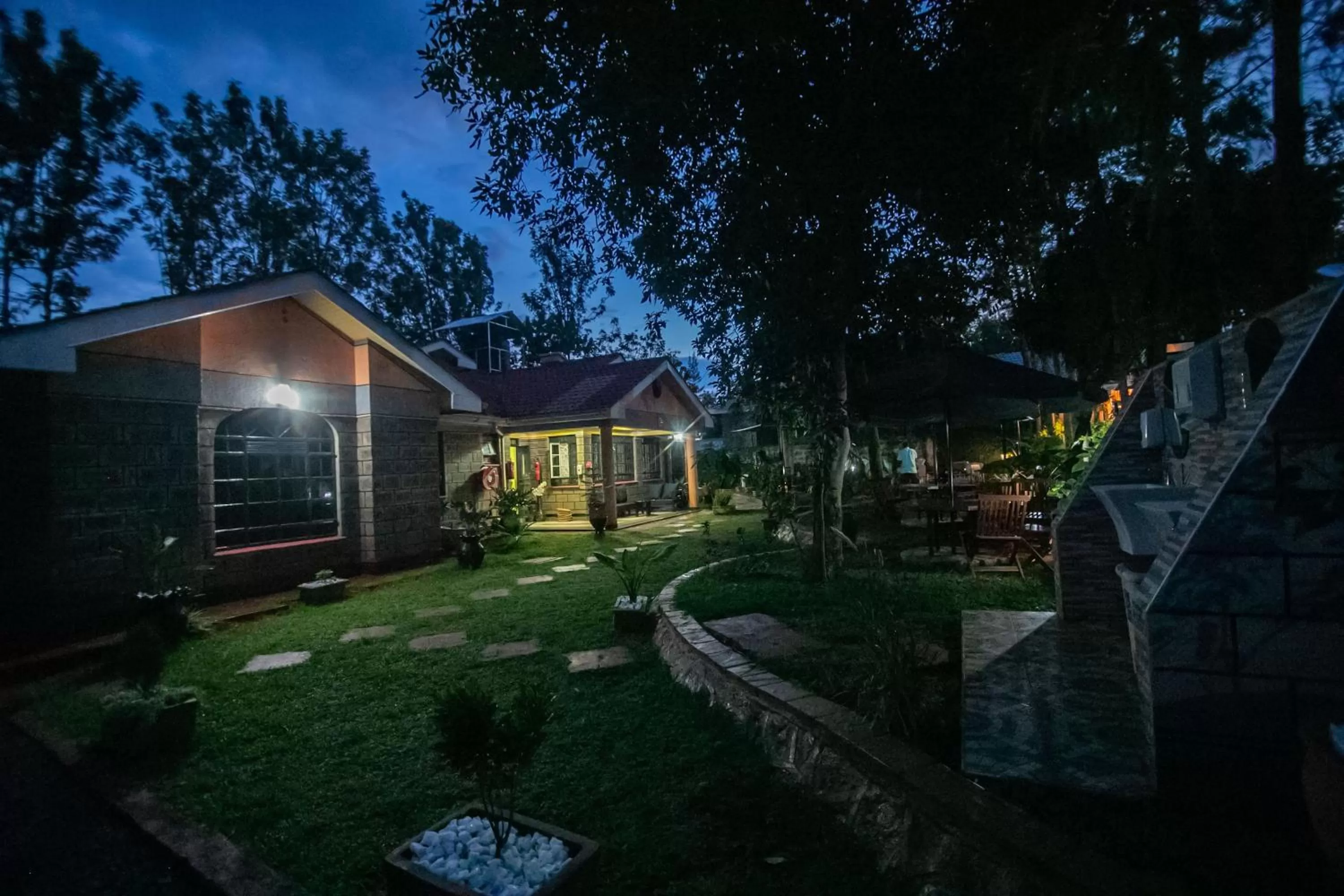 Night in Lovely Garden Guest Home