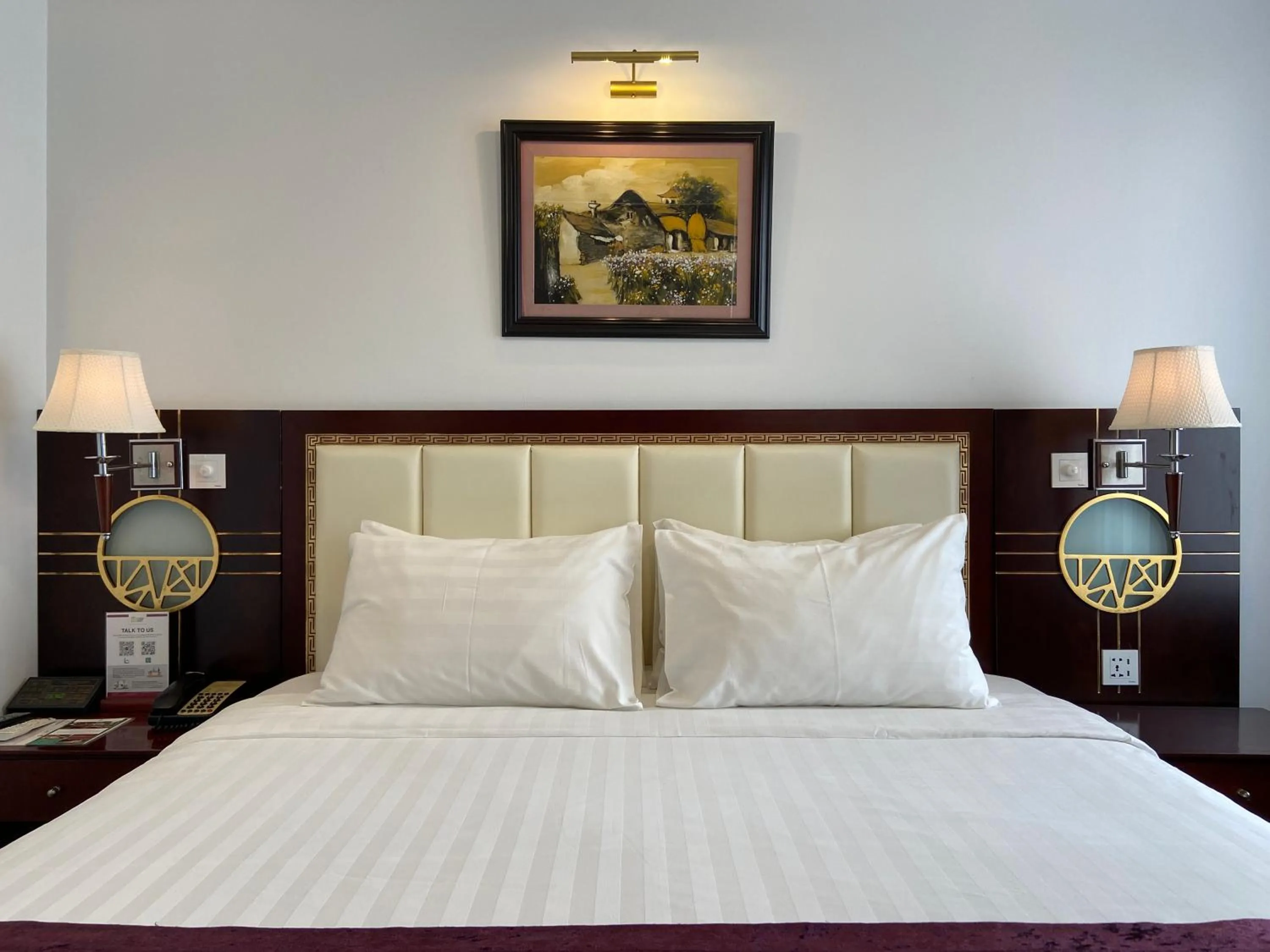 Bedroom, Bed in Flower Garden Hotel