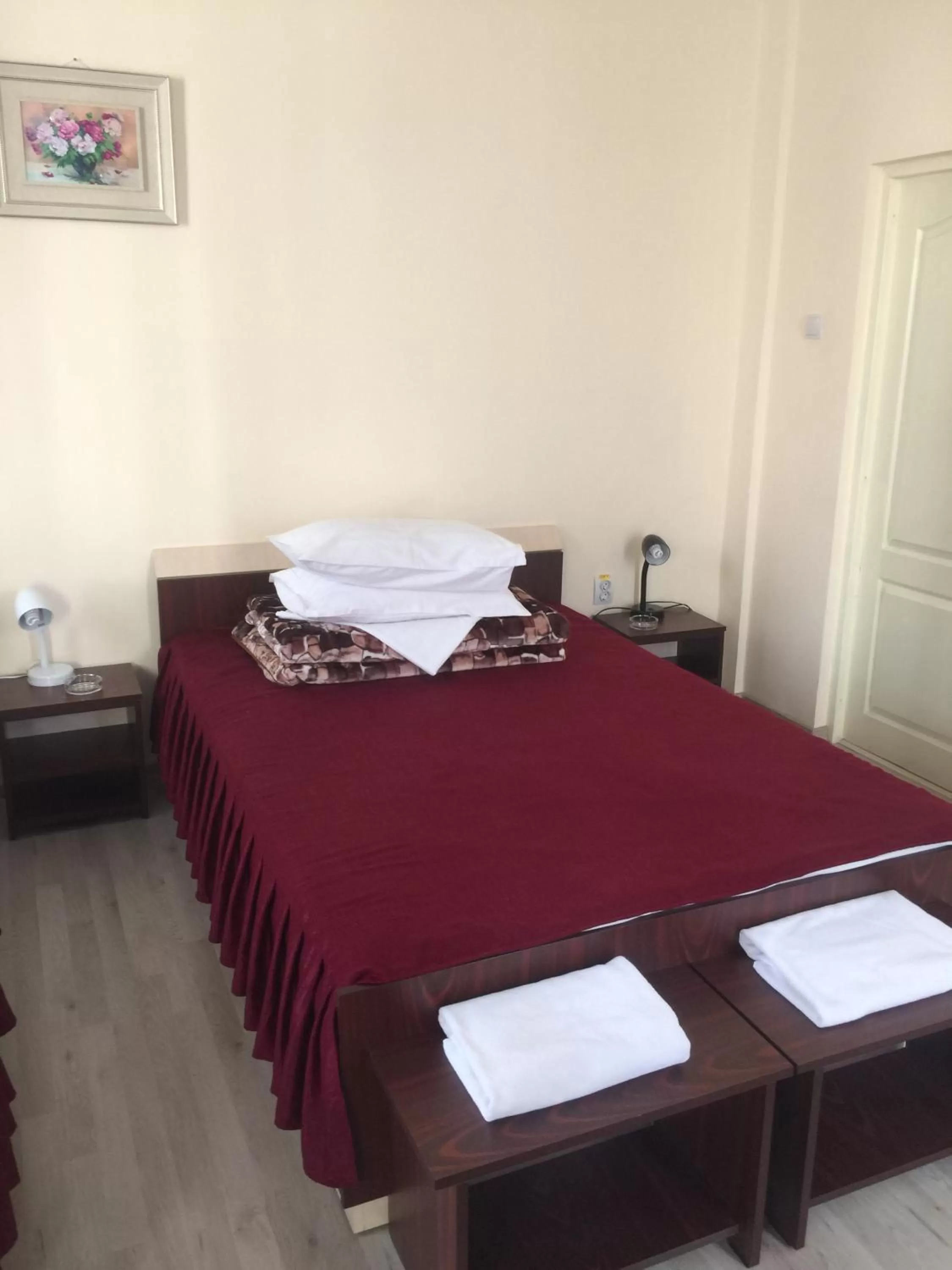 Bed in Hotel Continental City Center