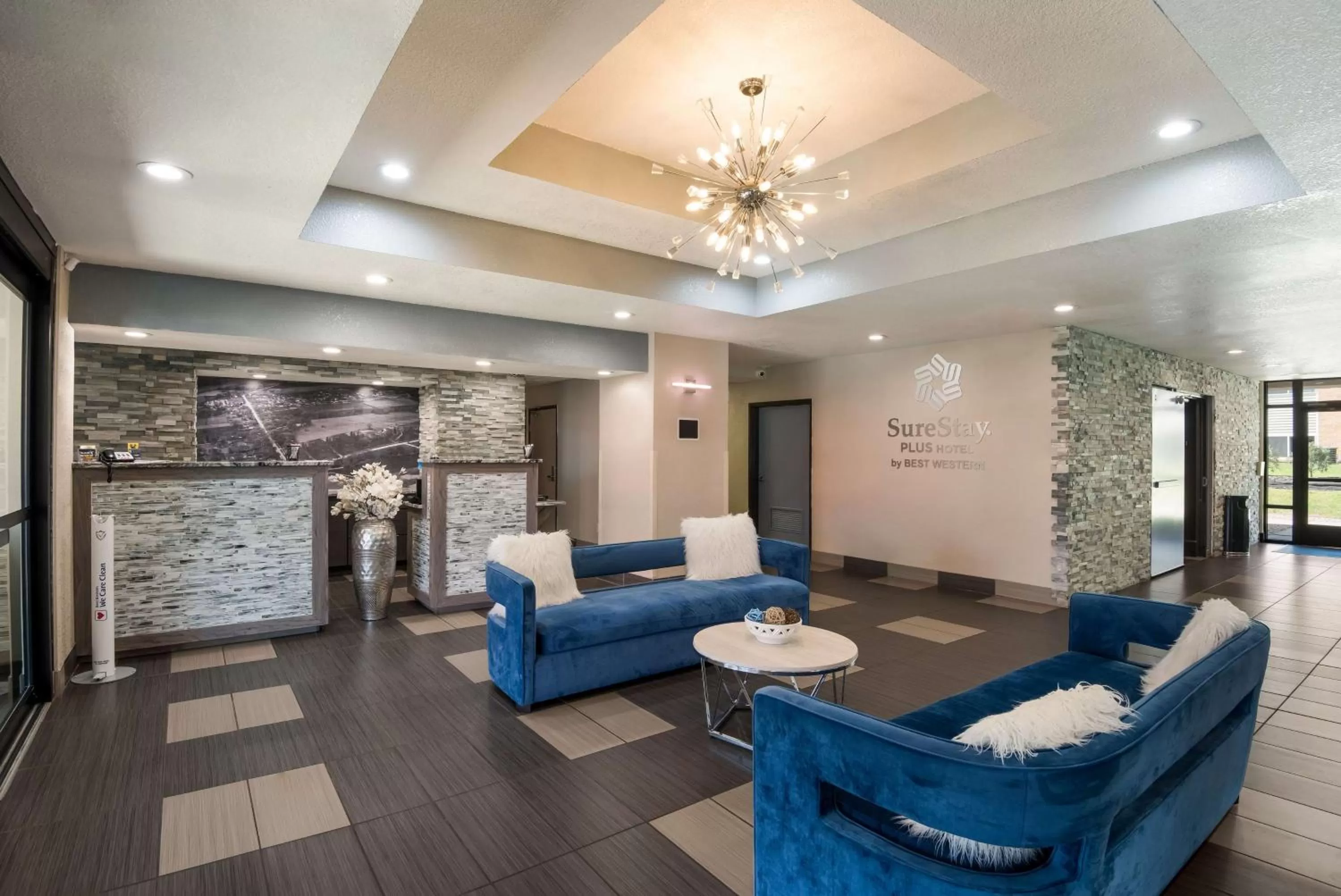 Lobby or reception in SureStay Plus Hotel by Best Western Coralville Iowa City