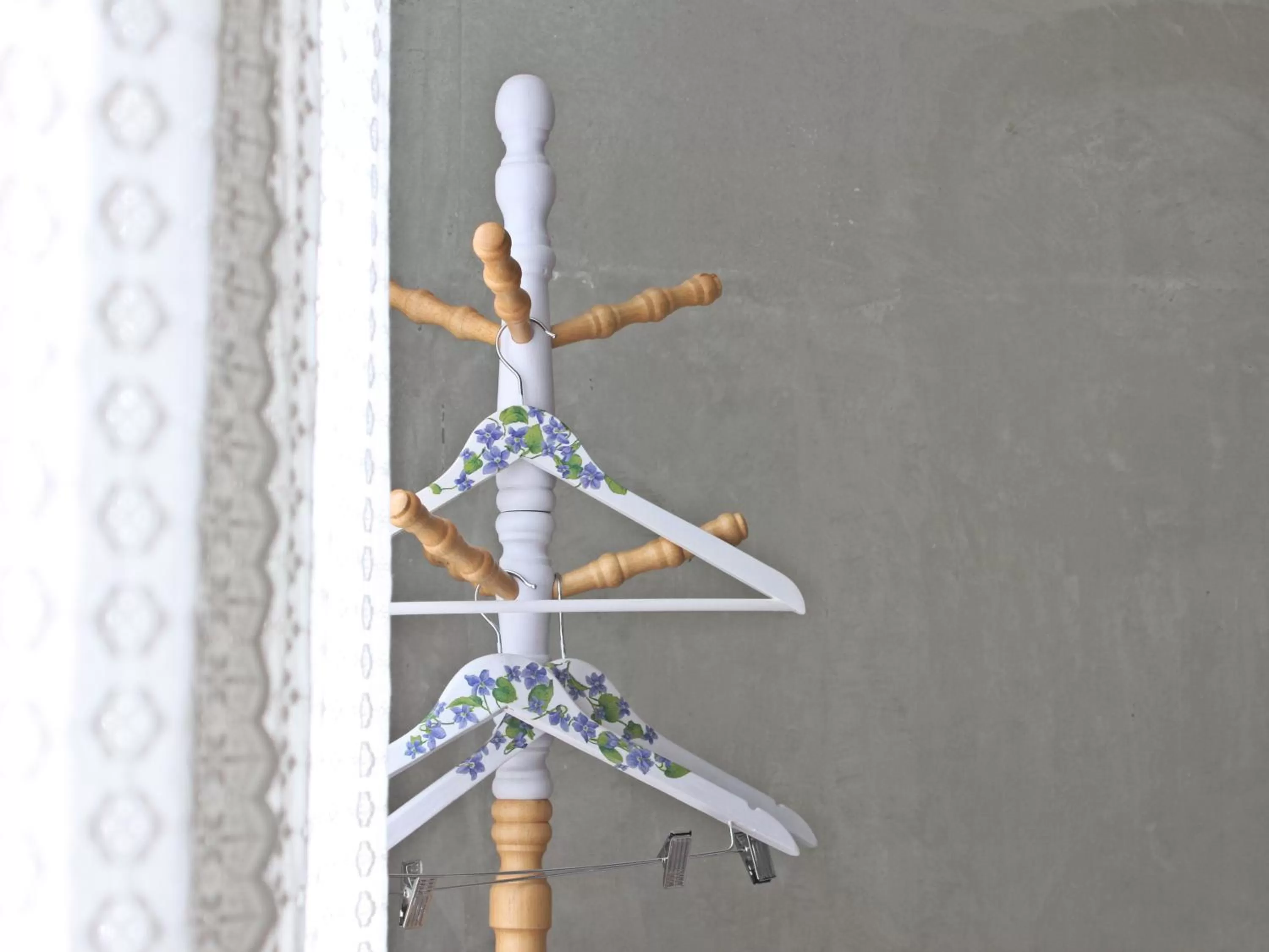 Photo of the whole room in Lada House