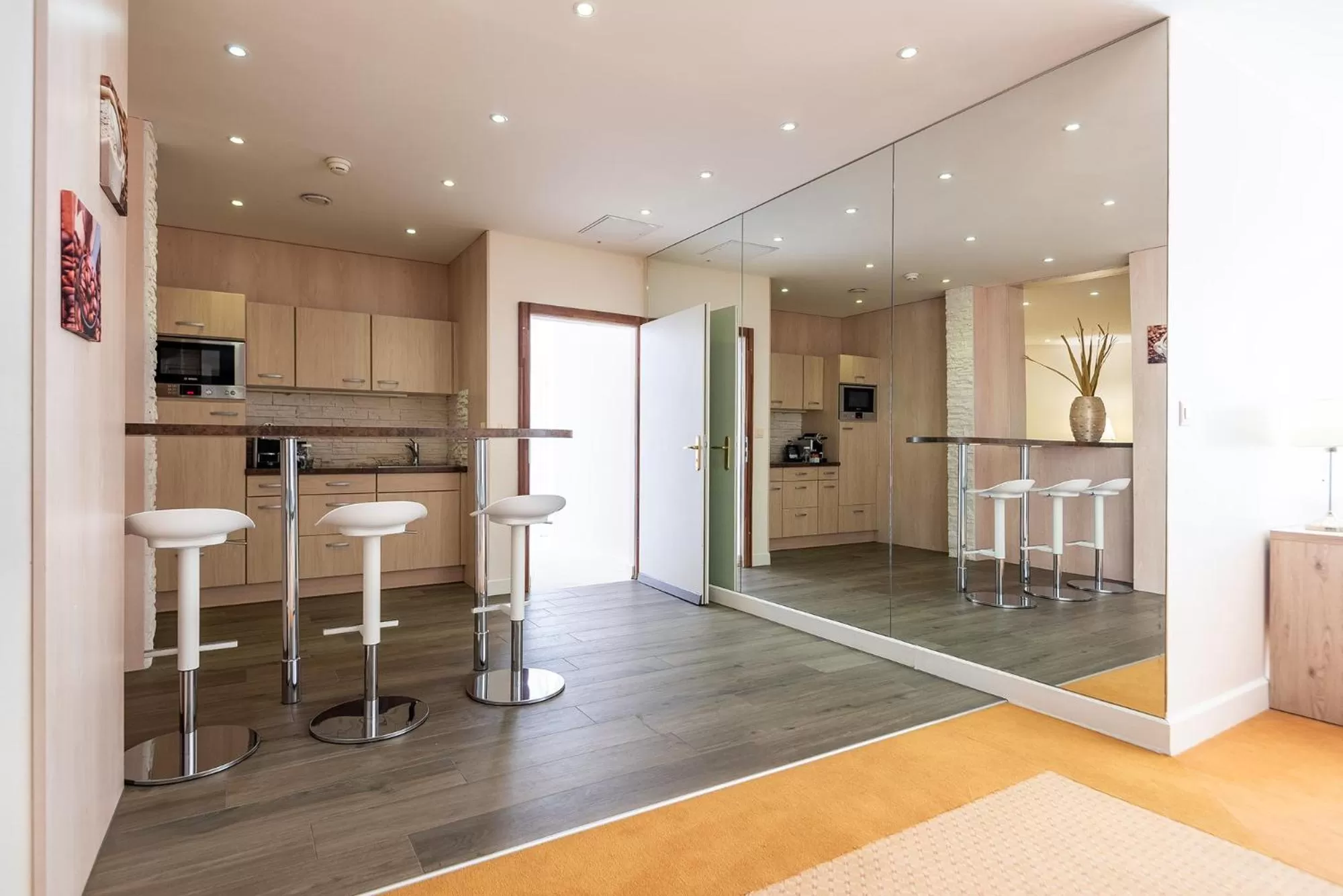 Kitchen or kitchenette in Royal Plaza Montreux