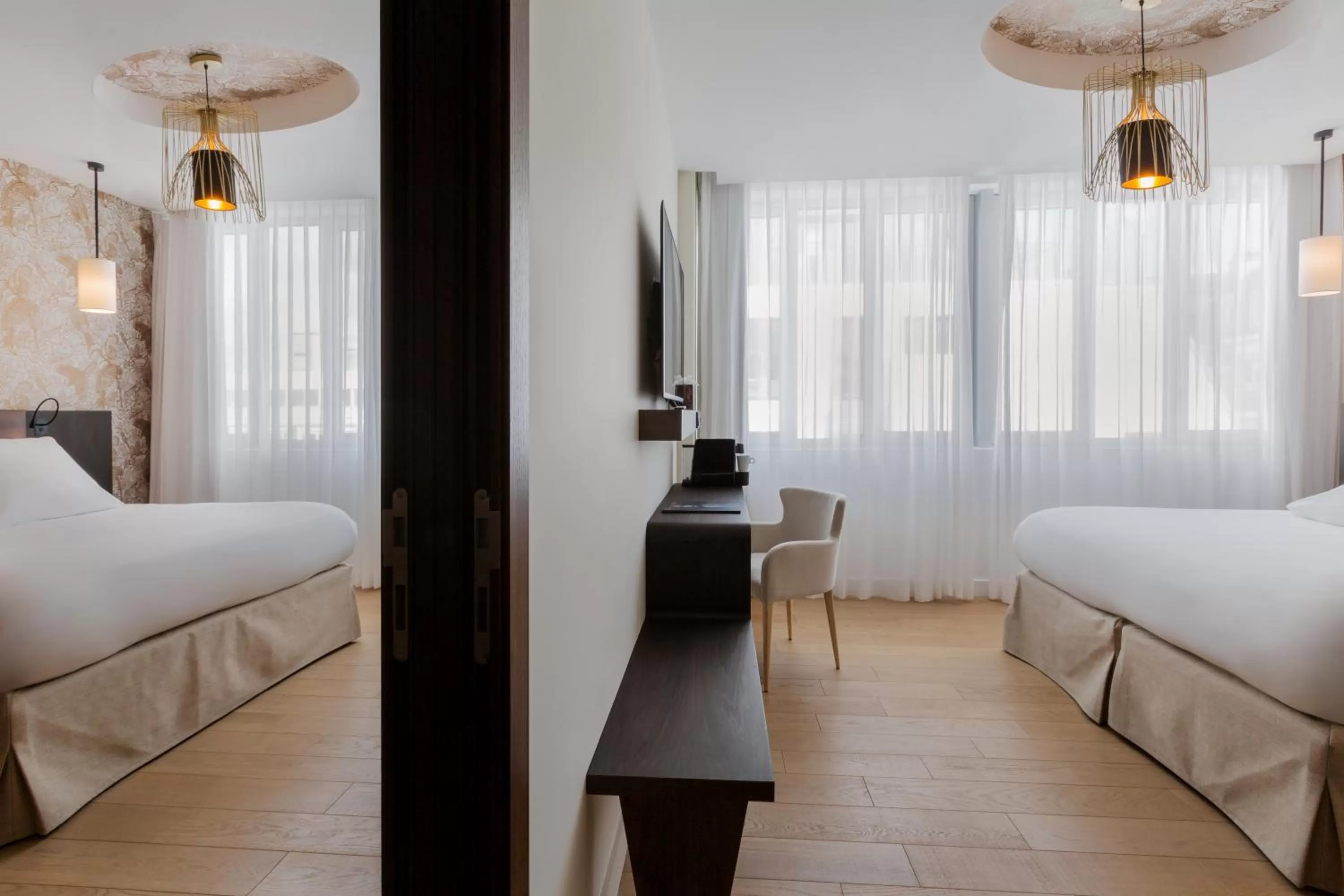 Photo of the whole room, Bed in Hotel L'Arbre Voyageur - LILLE