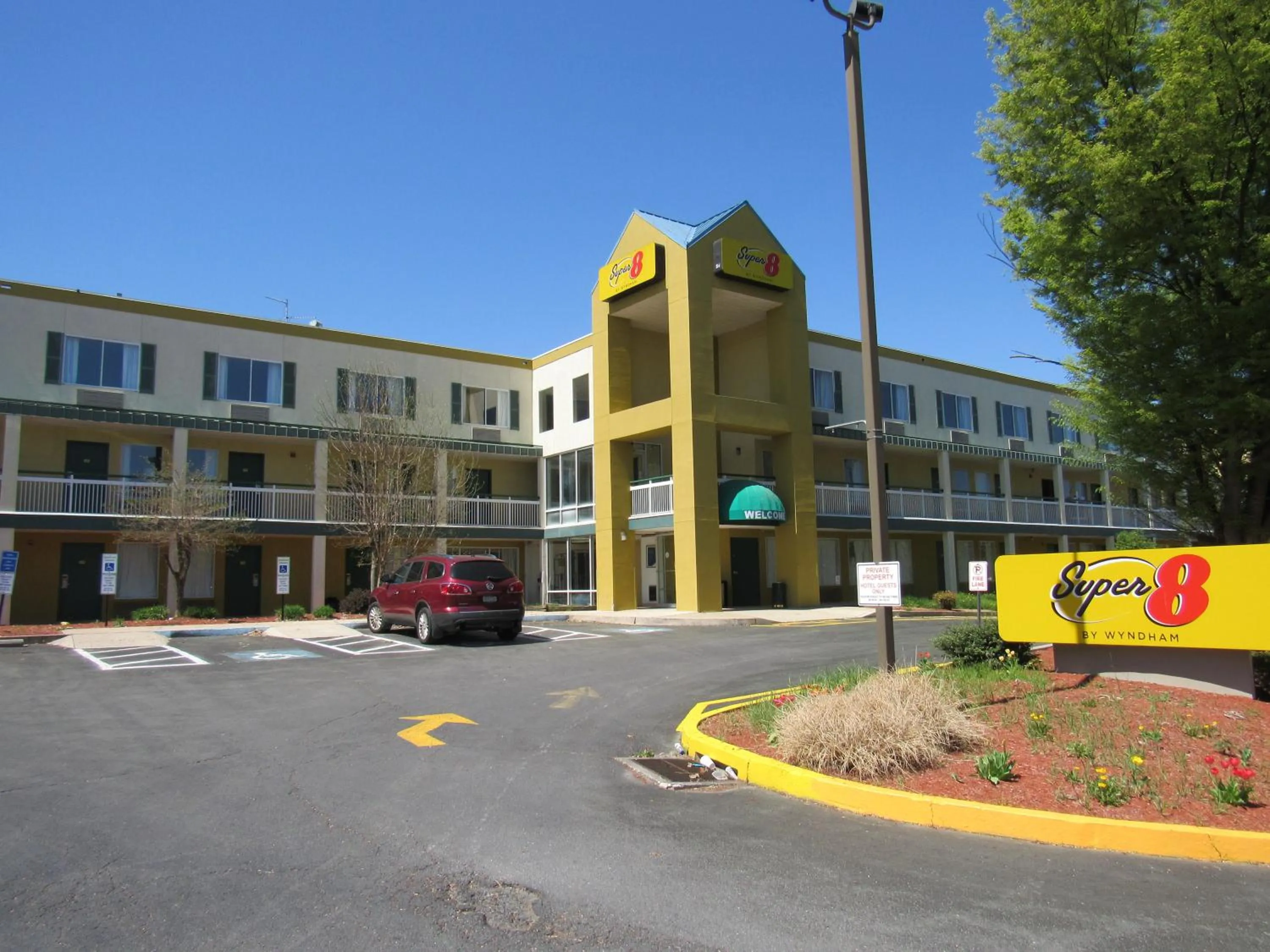 Super 8 by Wyndham New Cumberland