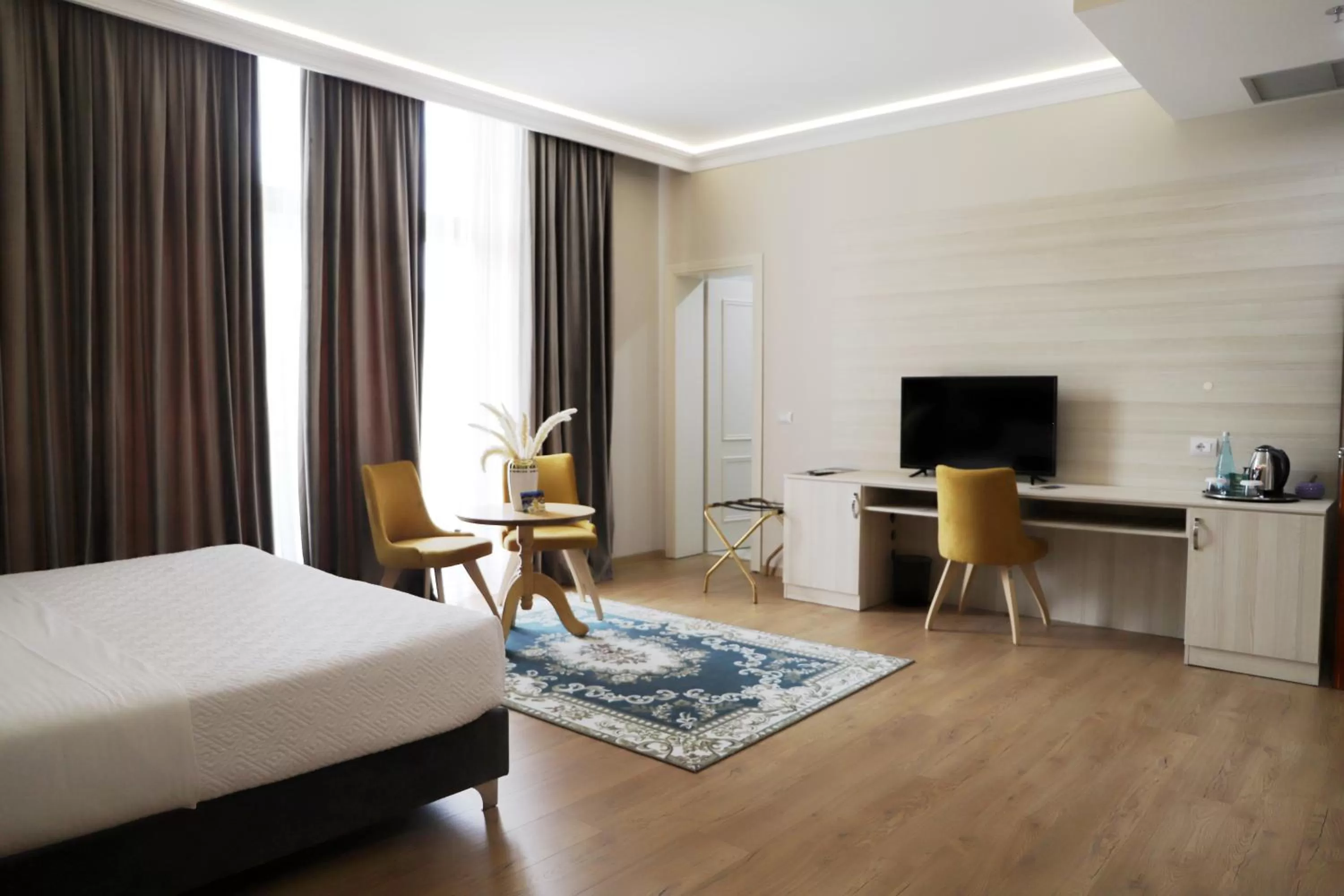 TV and multimedia, Bed in Hotel Colombo