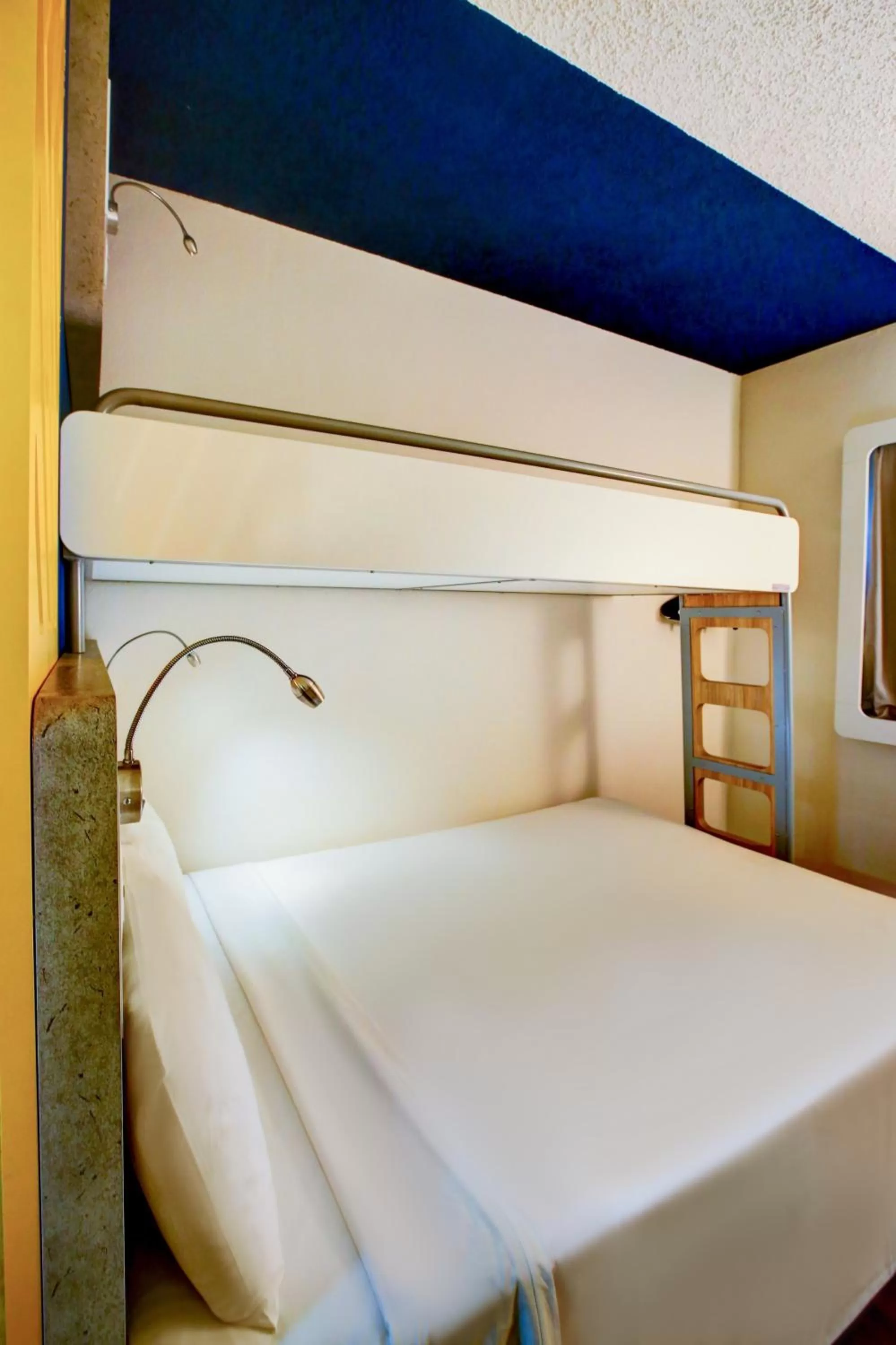 Bed in ibis budget Tambore