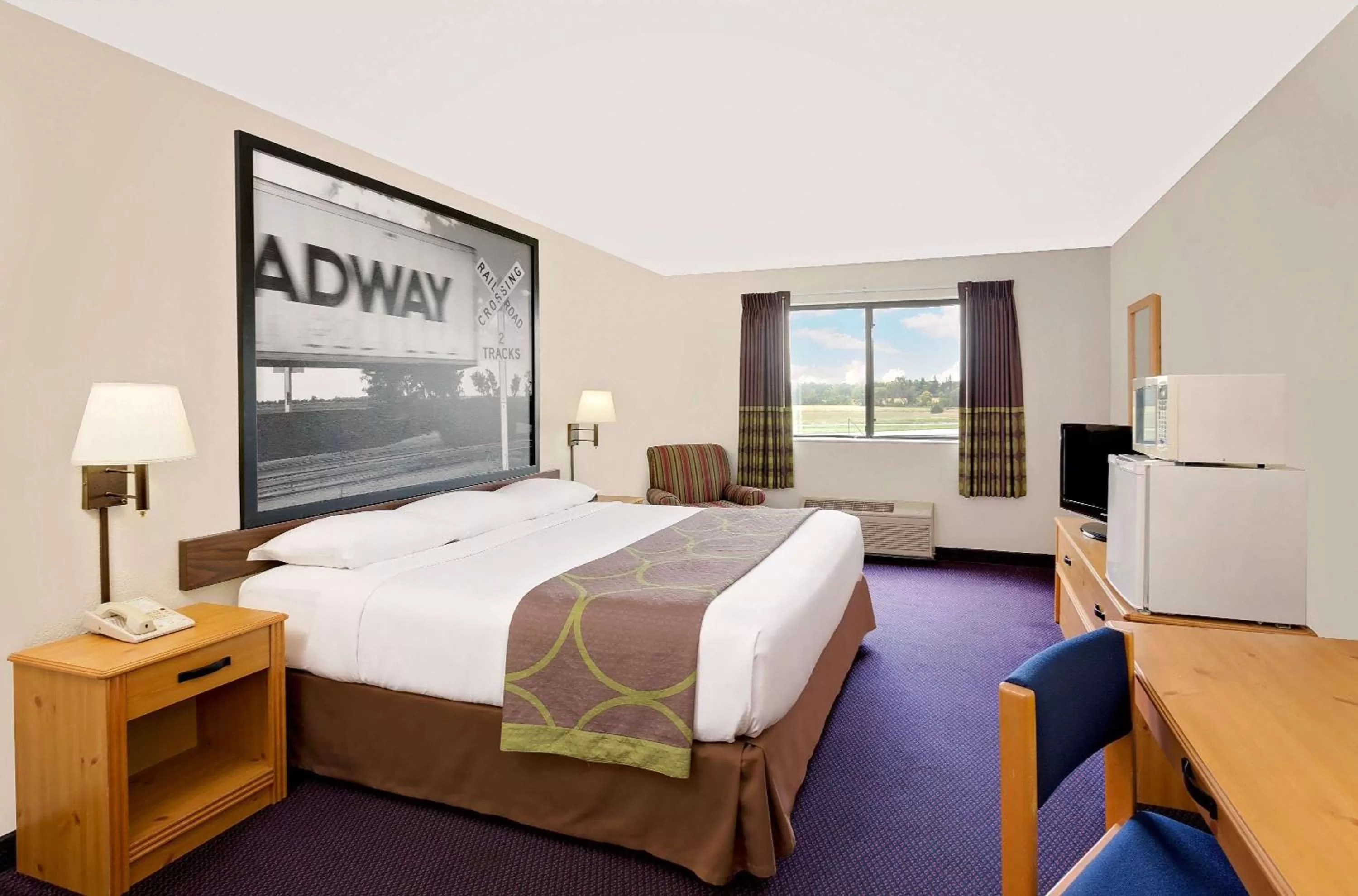 Photo of the whole room, Bed in Super 8 by Wyndham St. James