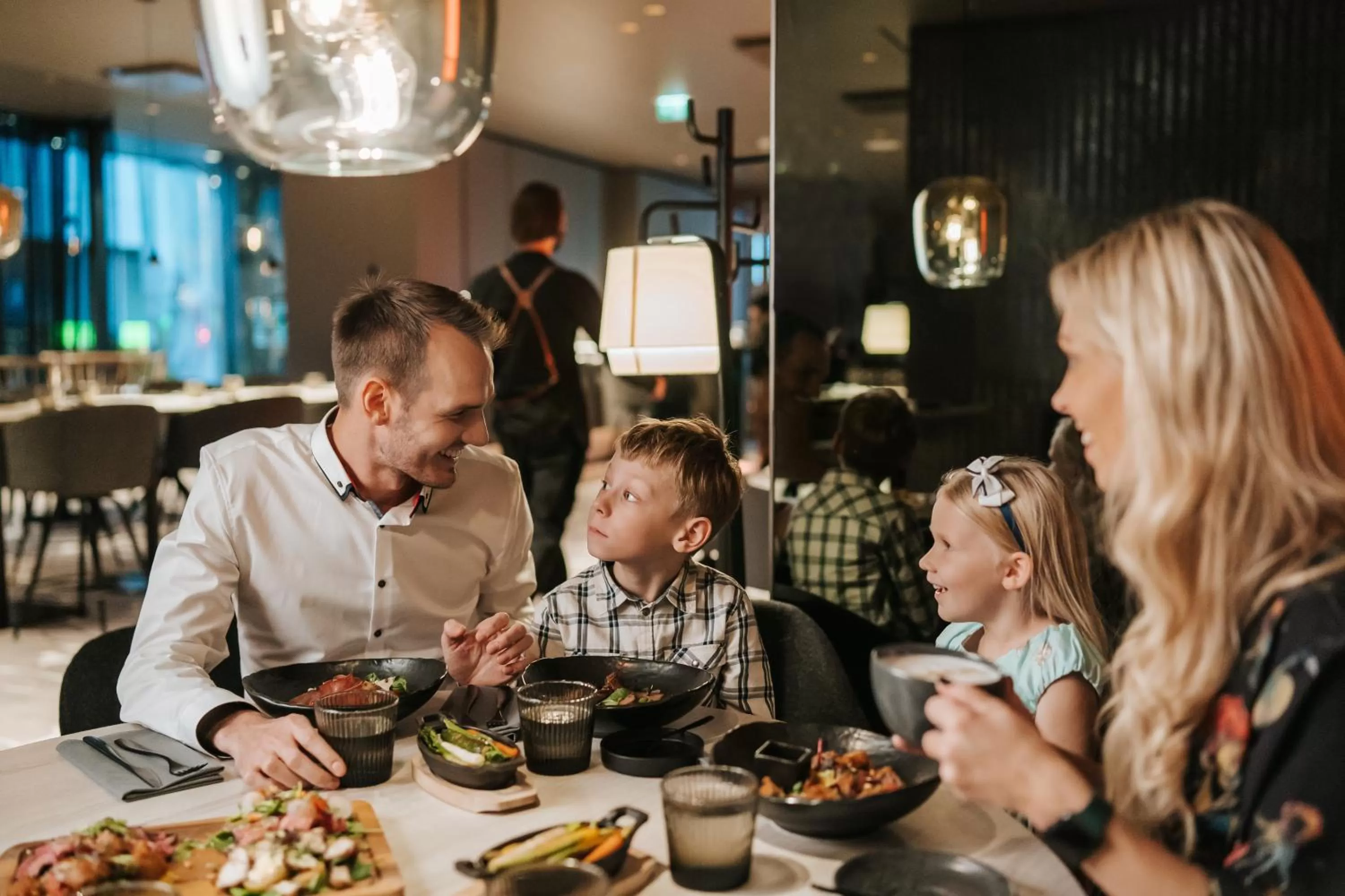 Restaurant/places to eat in Tallink City Hotel