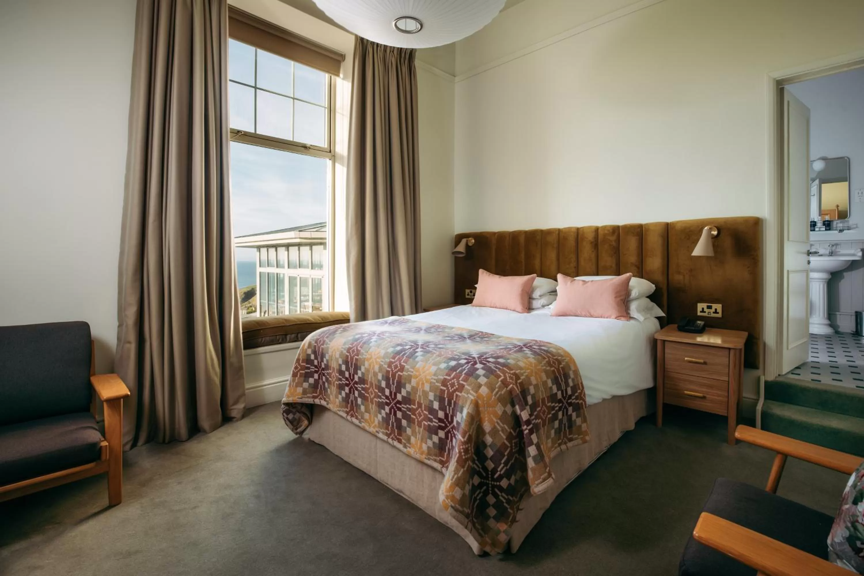 Bedroom, Bed in Polurrian on the Lizard