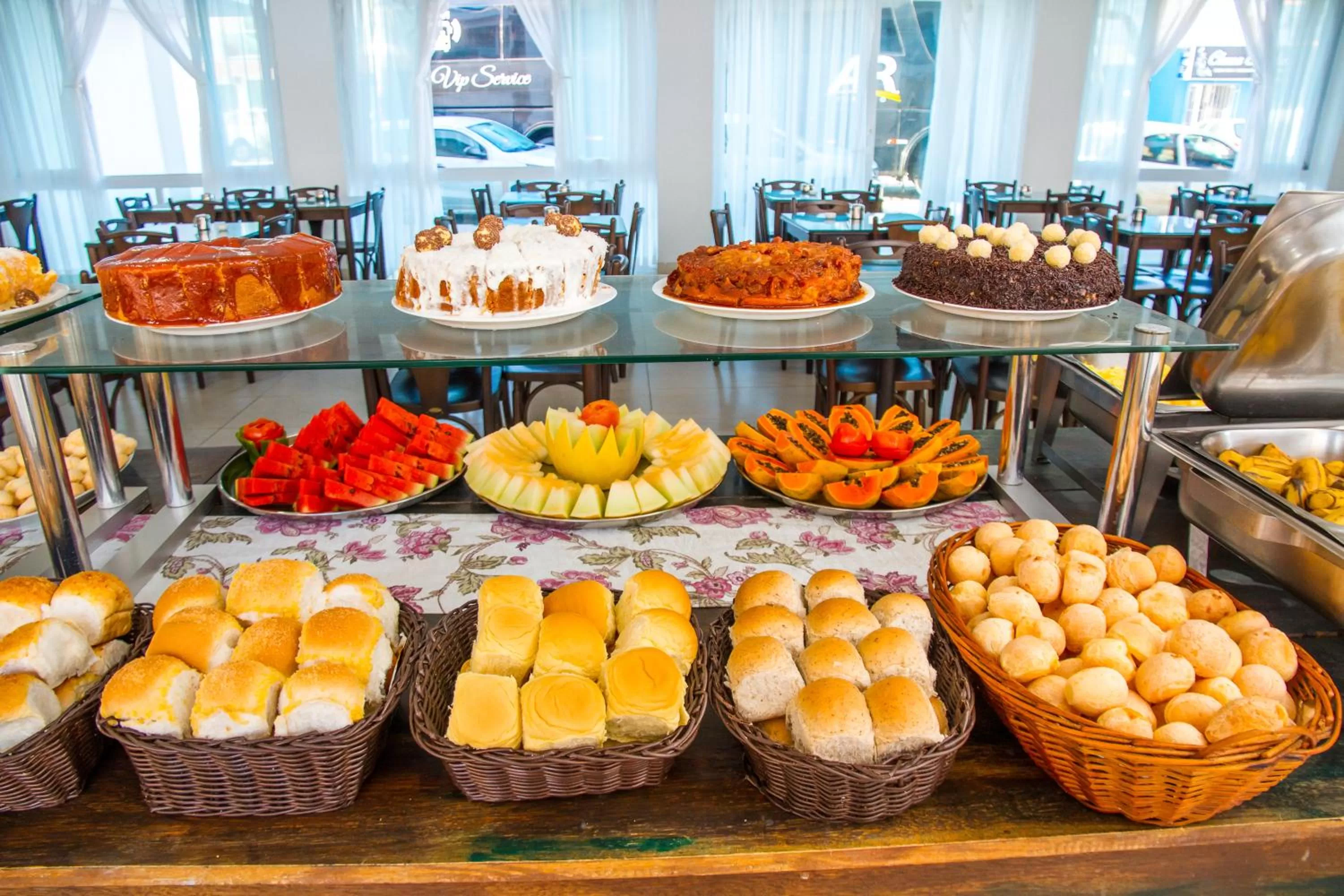 Breakfast in Shangrilá - Rede Soberano