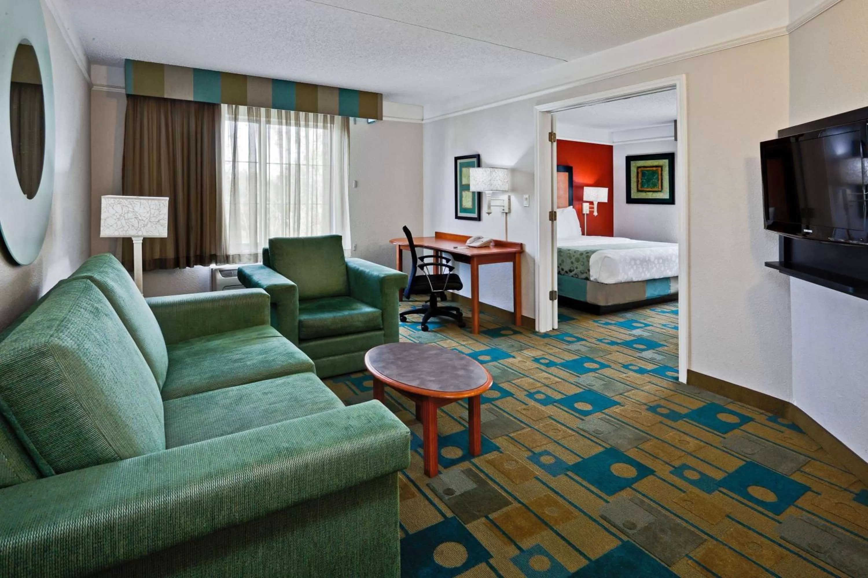 Photo of the whole room, Bed in La Quinta by Wyndham USF (Near Busch Gardens)