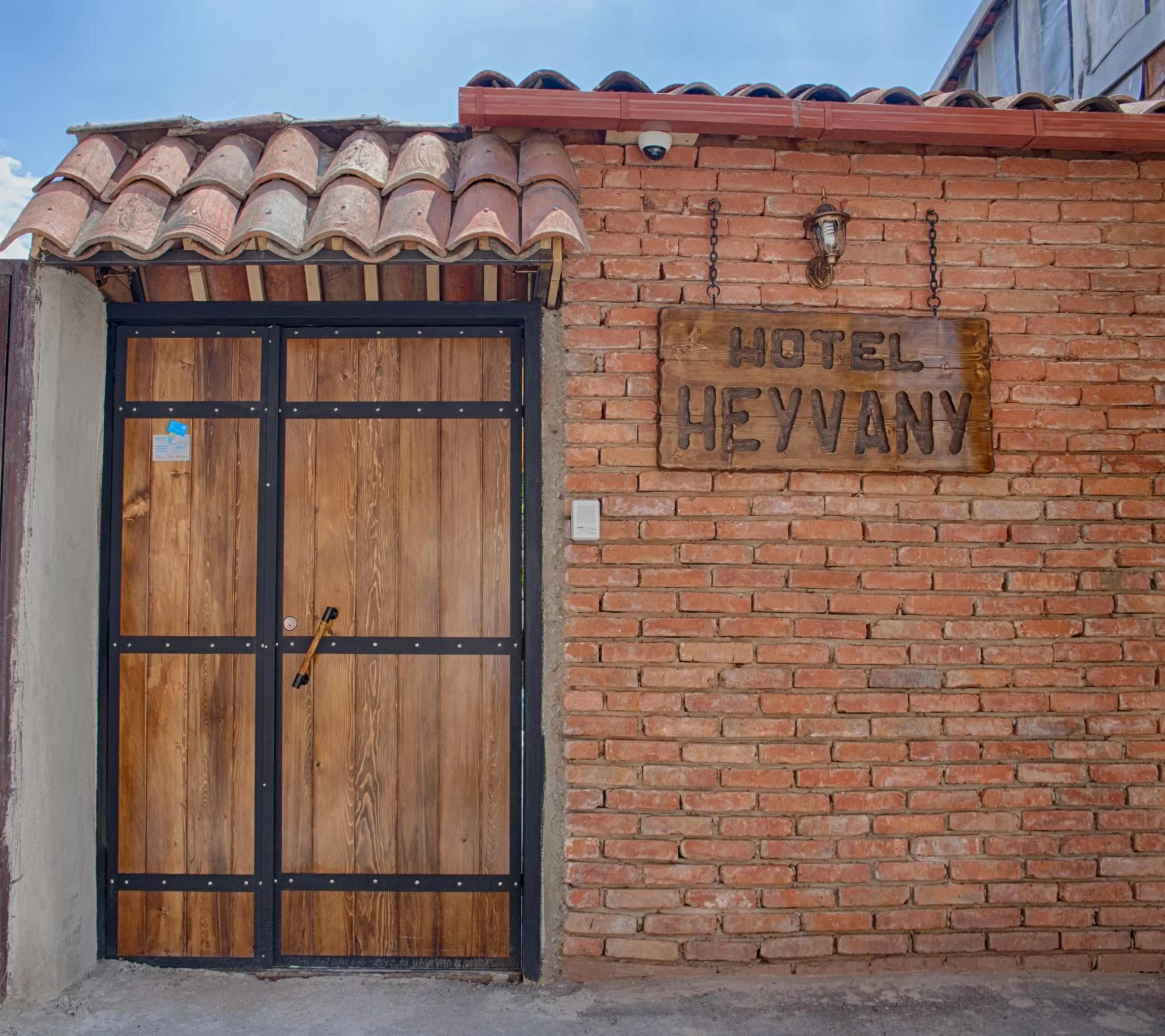 Property logo or sign in Heyvany