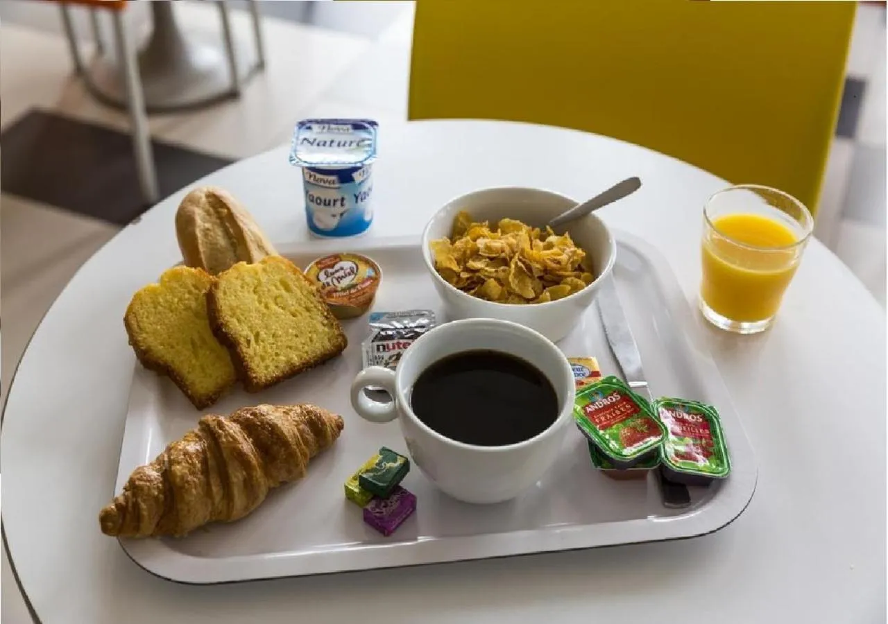 Breakfast in Premiere Classe Avignon Courtine Gare TGV
