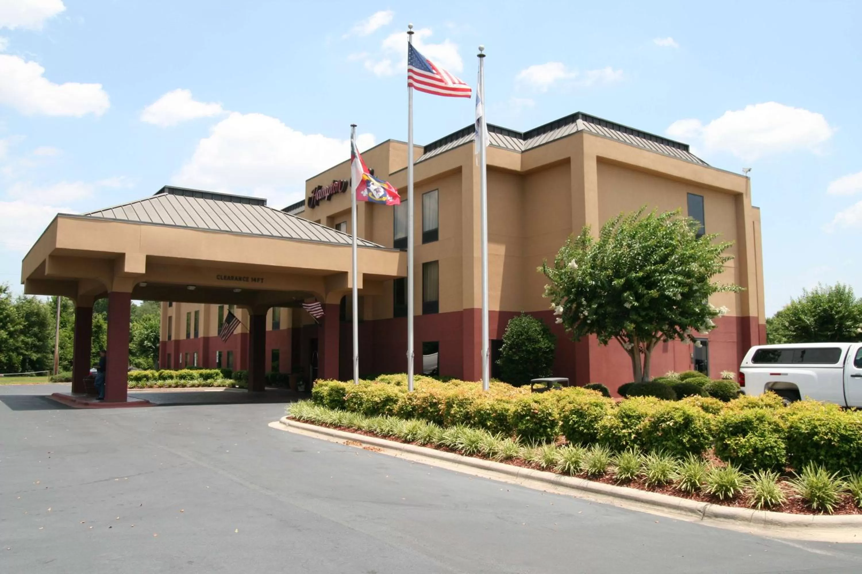 Property building in Hampton Inn Laurinburg