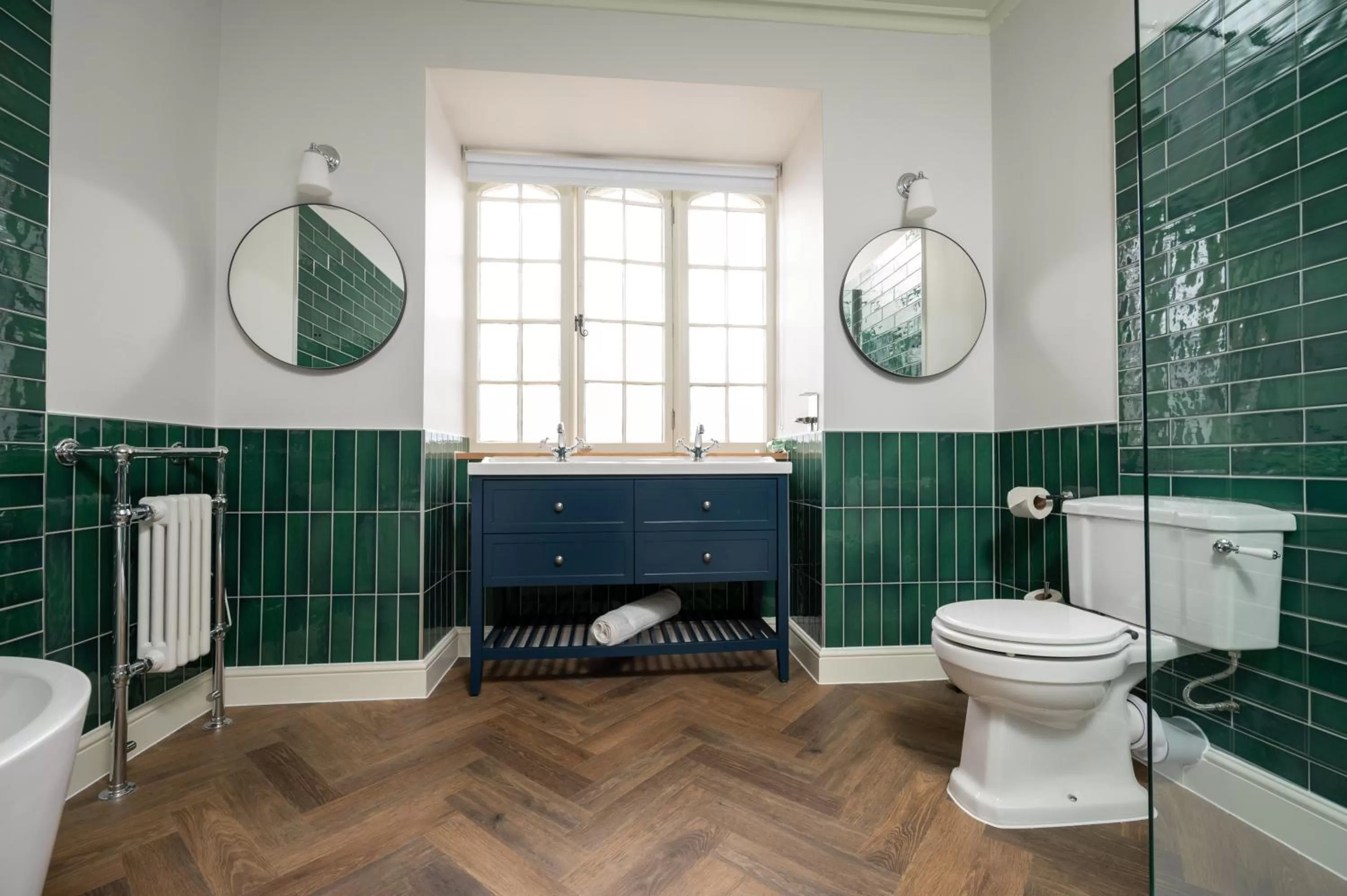 Bathroom in The Royal Inn by Chef & Brewer Collection