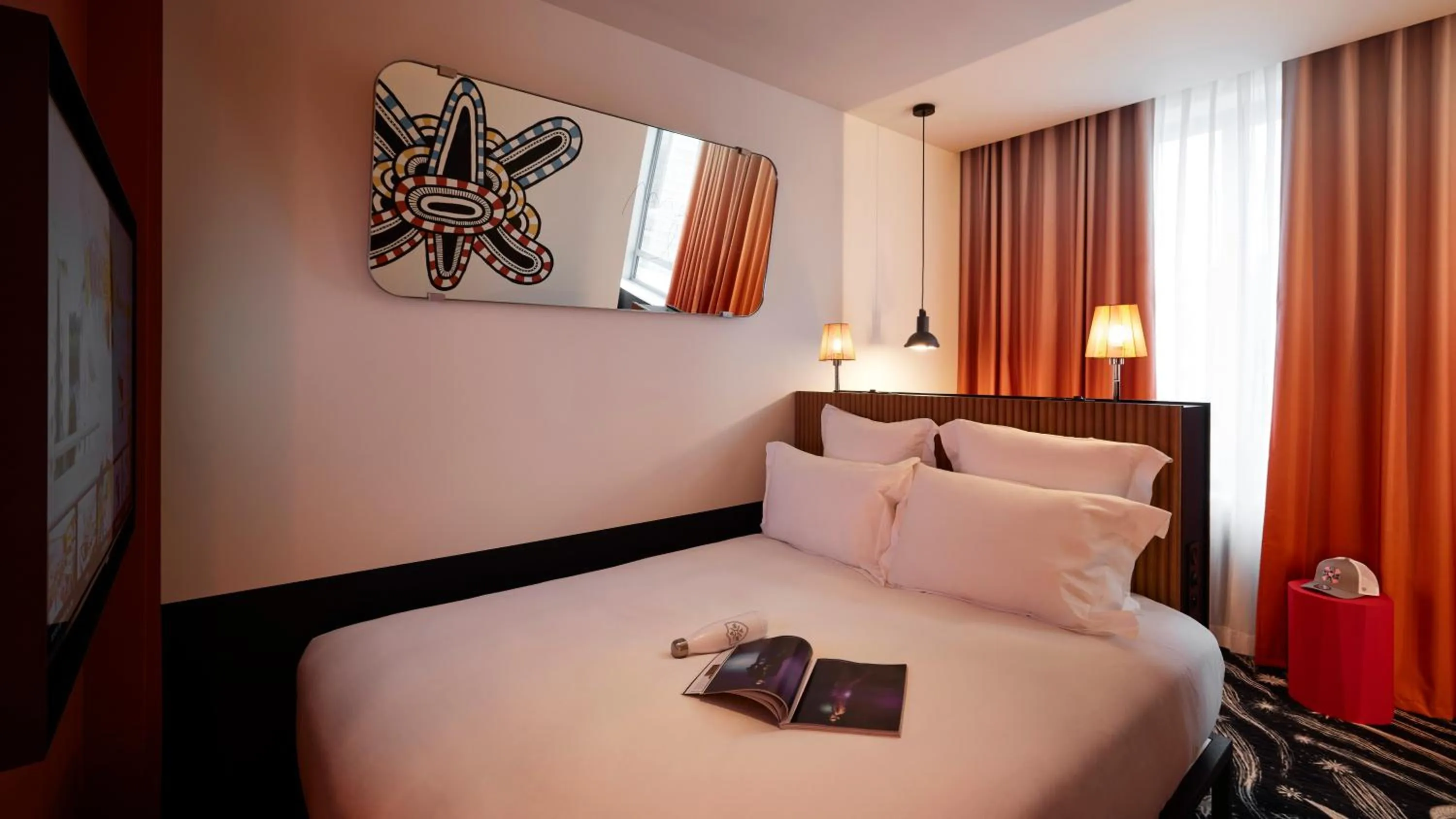 Bed in Mama Shelter Paris La Défense