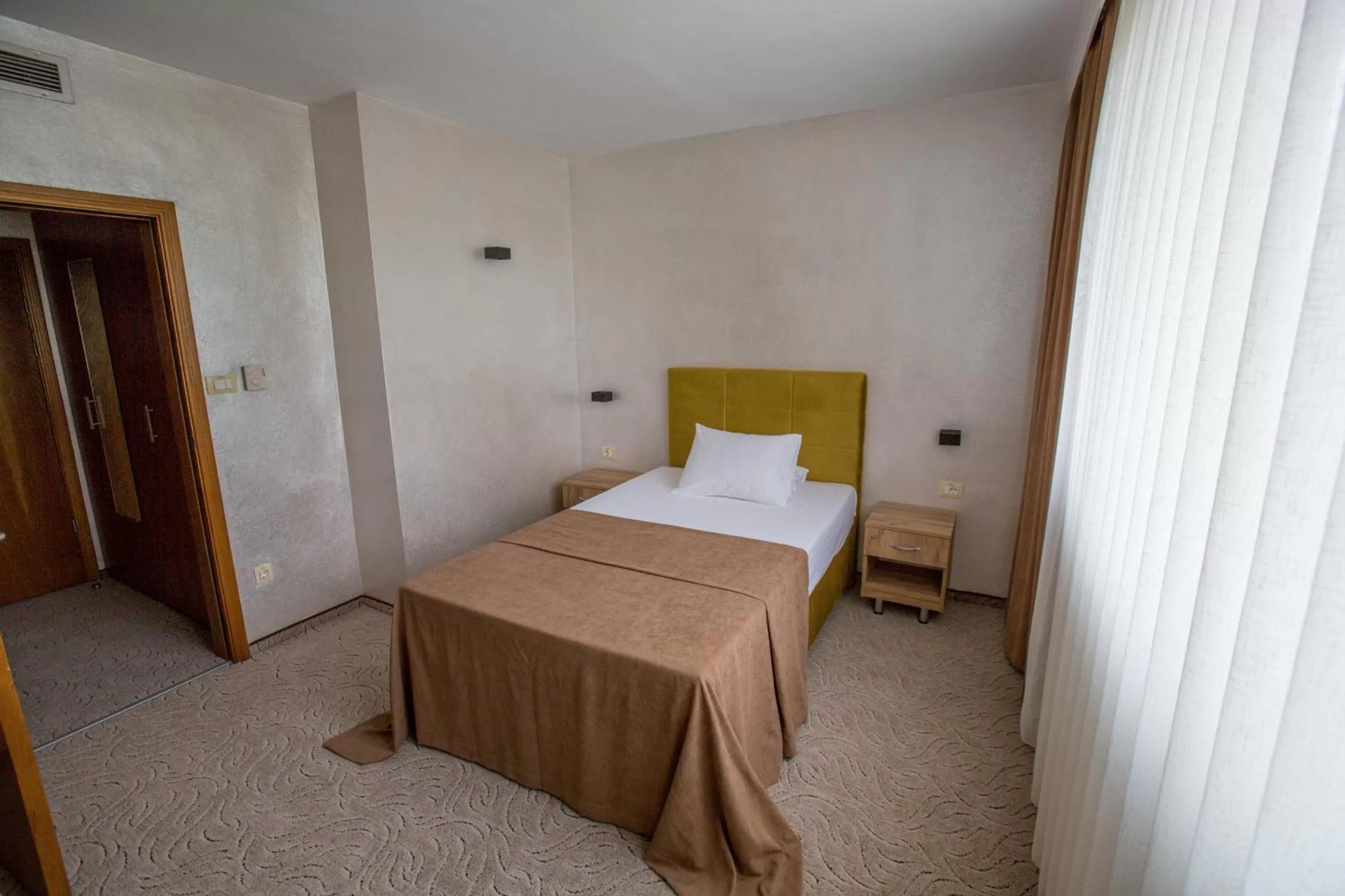 Other, Bed in Terra Europe Brontes Hotel