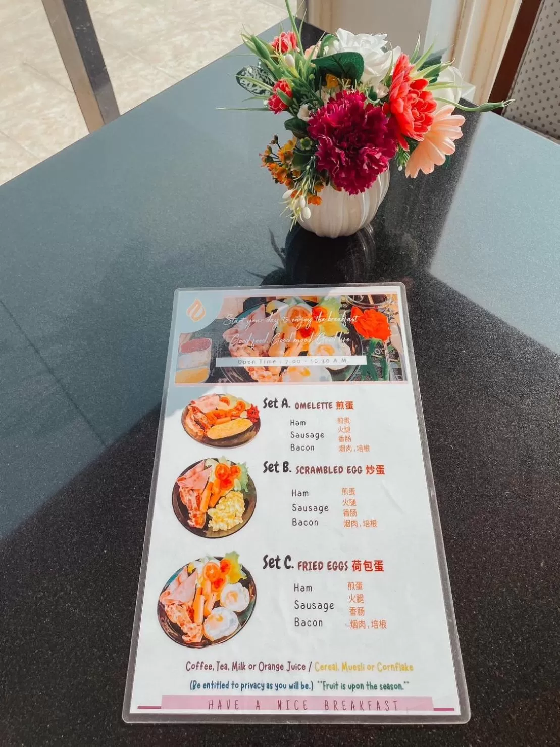 Food and drinks in Hotel De Khuvieng