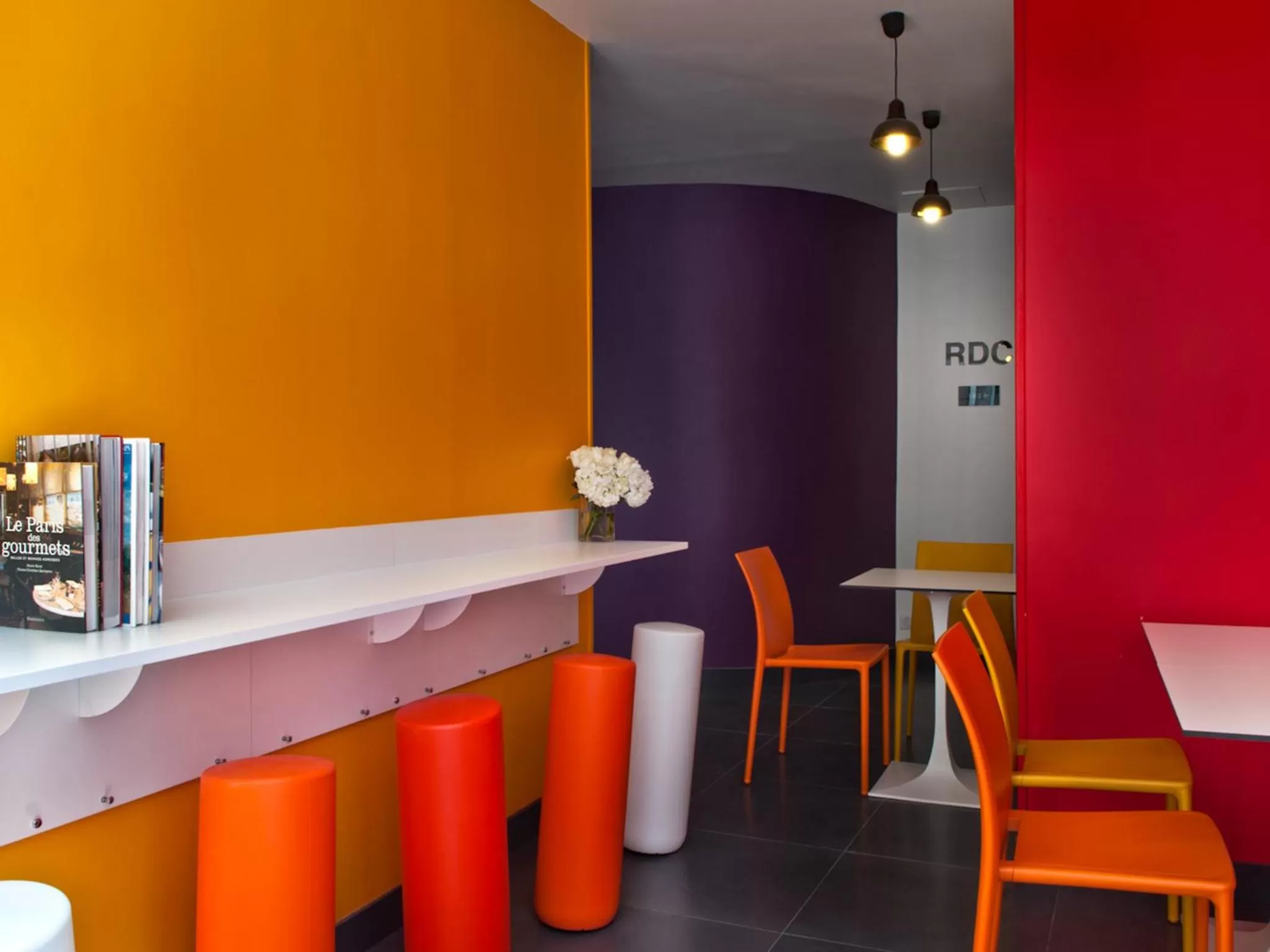 Lounge or bar in Hôtel des Métallos