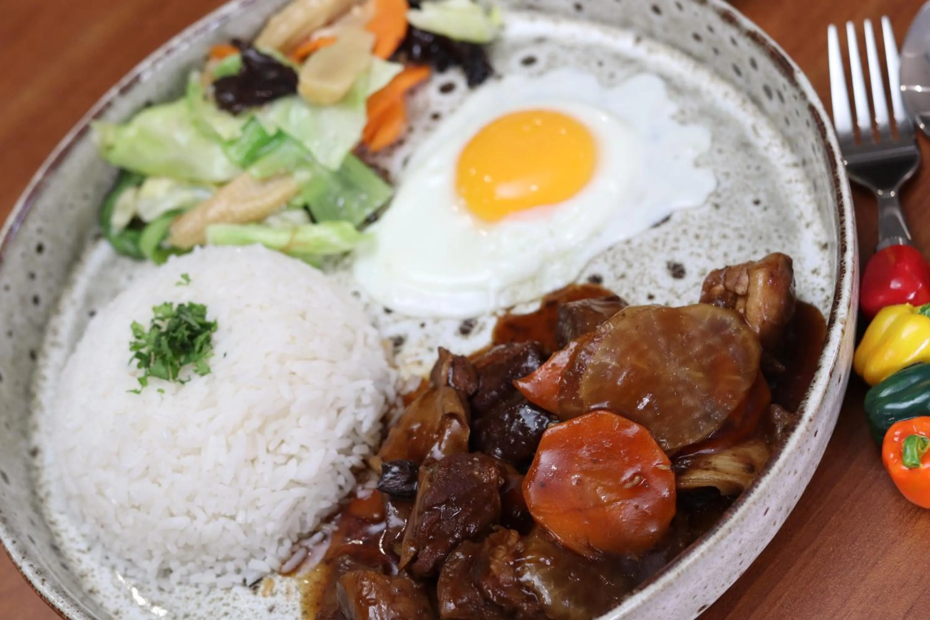 Restaurant/places to eat in The Golden Pine Hotel