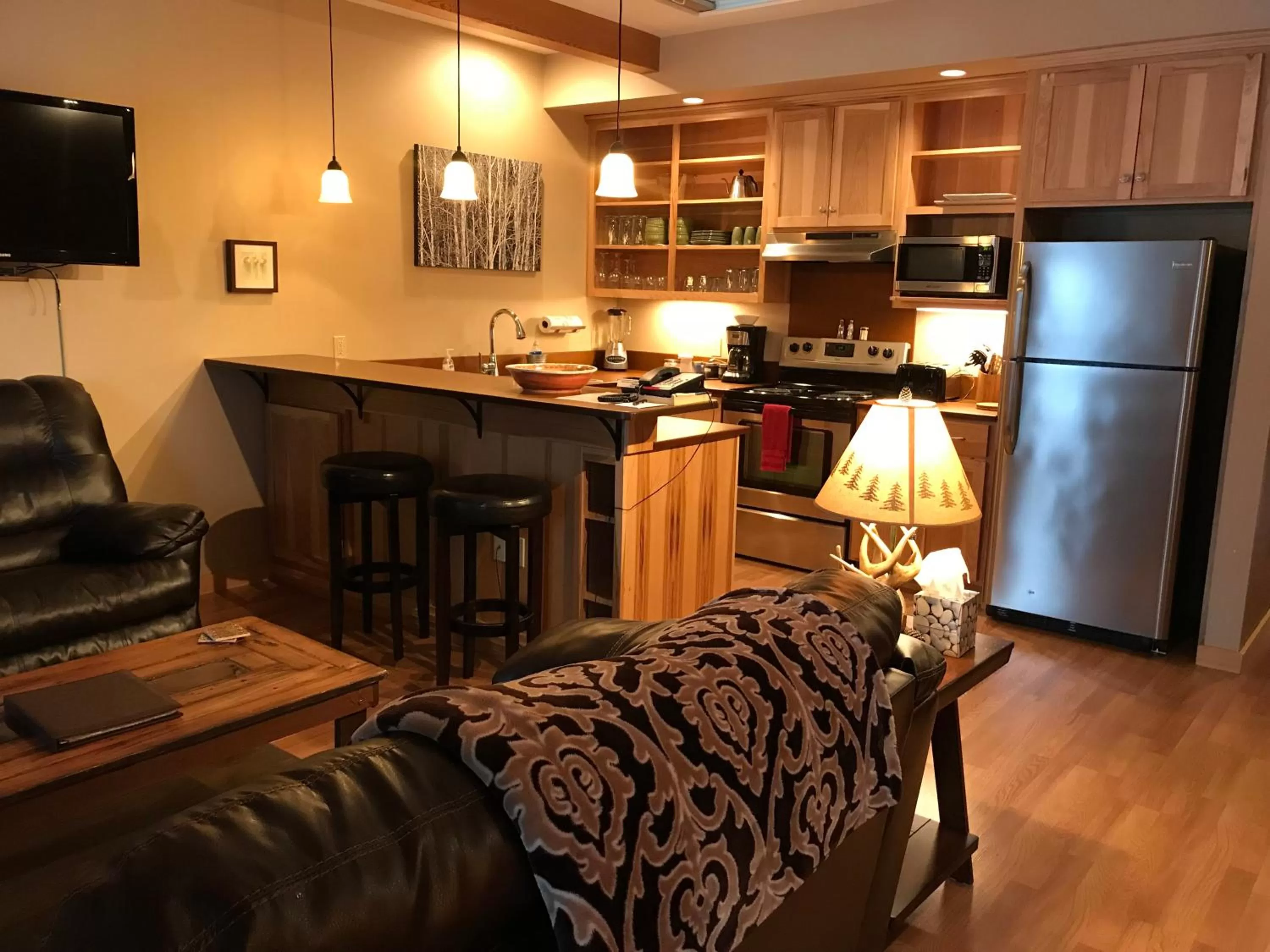 Kitchen or kitchenette in Twisp River Suites