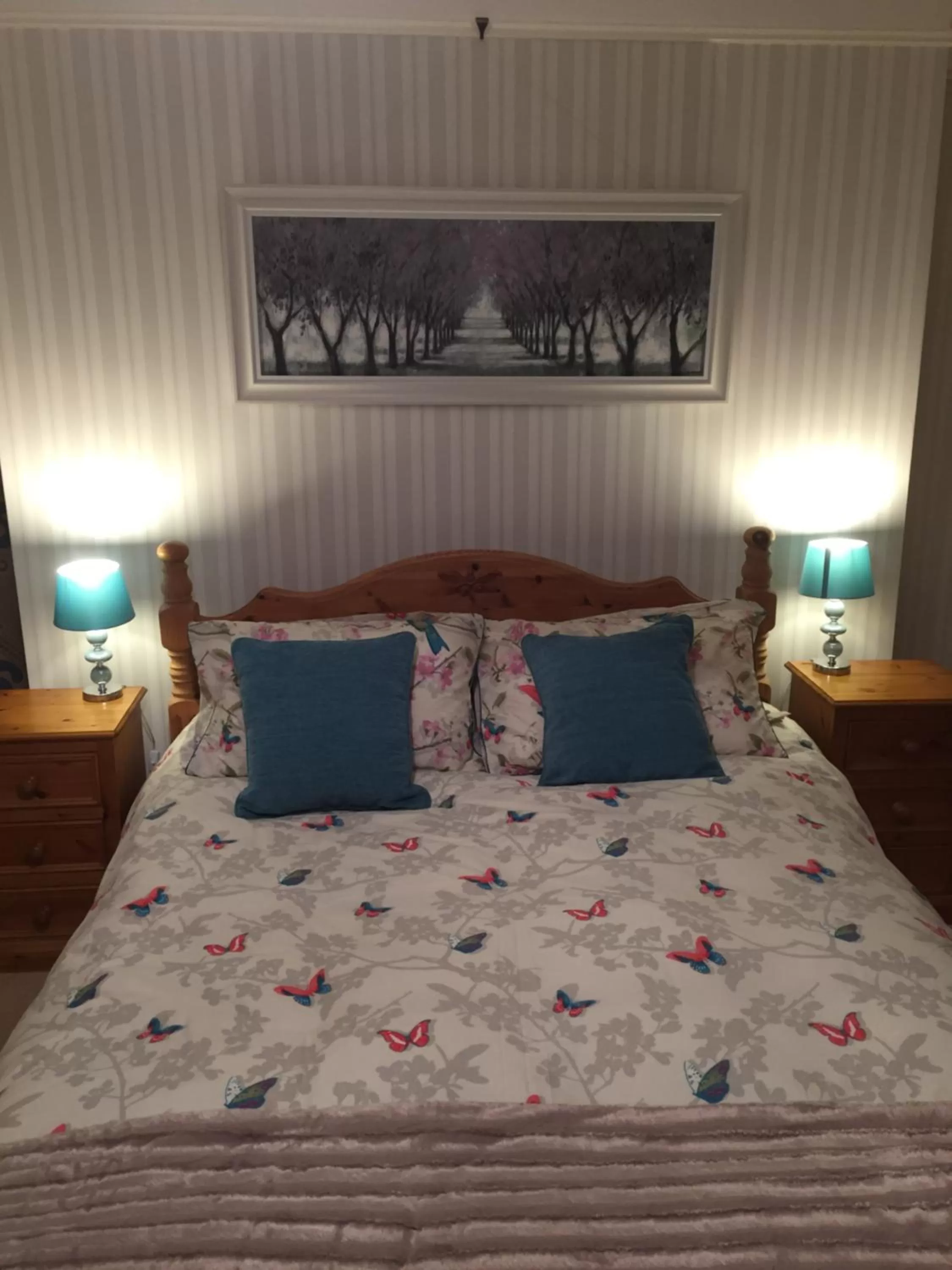 Photo of the whole room, Bed in Church Farm