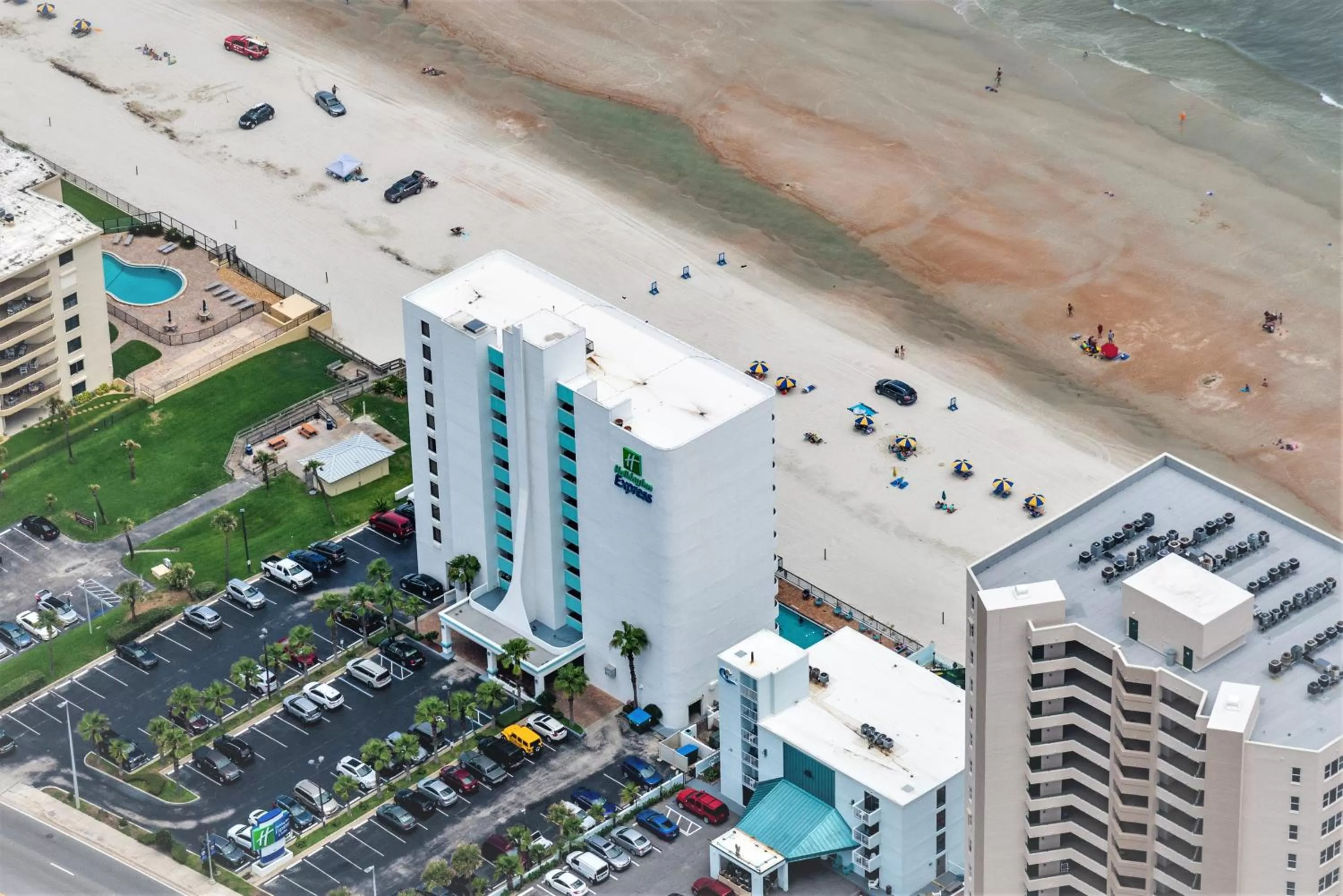 Property building in Holiday Inn Express & Suites Oceanfront Daytona Beach Shores by IHG