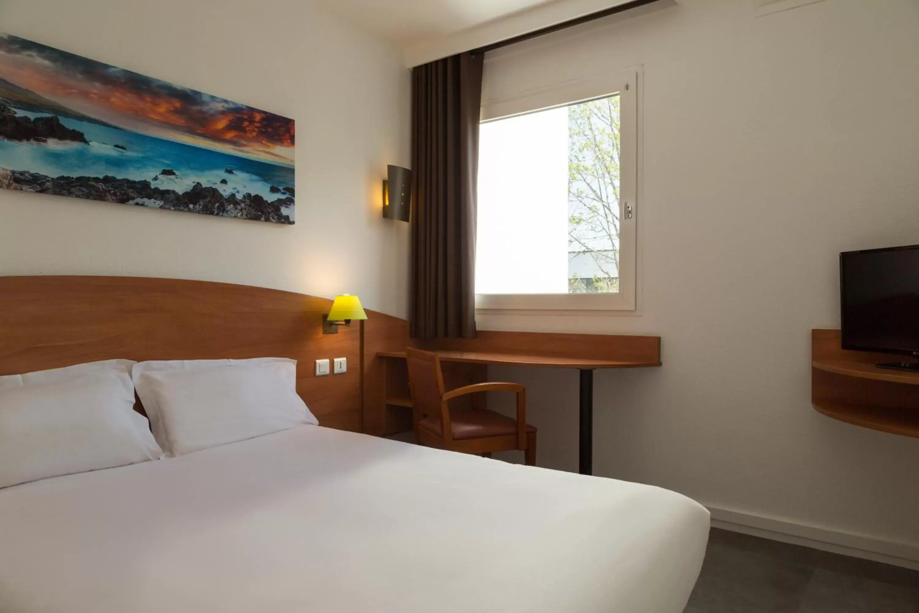 Confort Double Room in Hôtel Agora, Nantes Ouest Confort Double Room in Hôtel Agora, Nantes Ouest