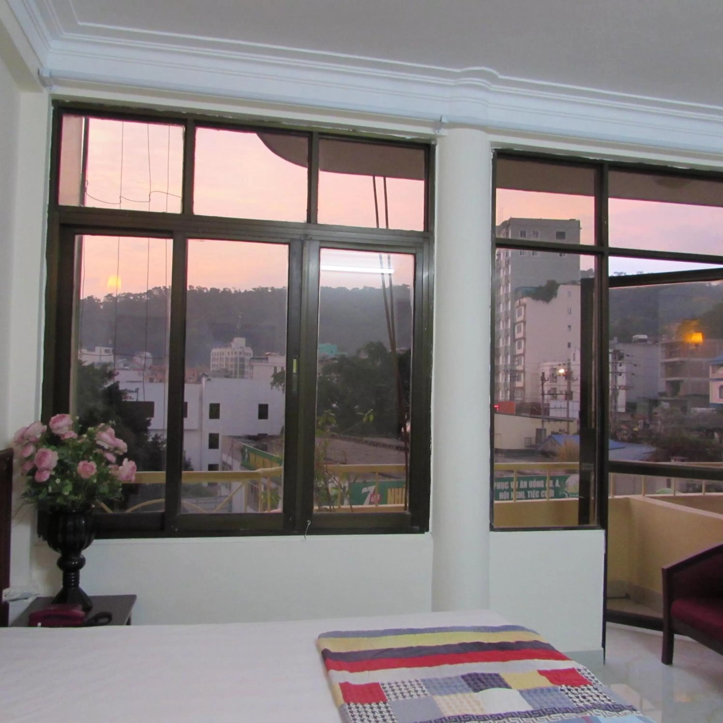 Winter in Viet Nhat Halong Hotel - Bai Chay