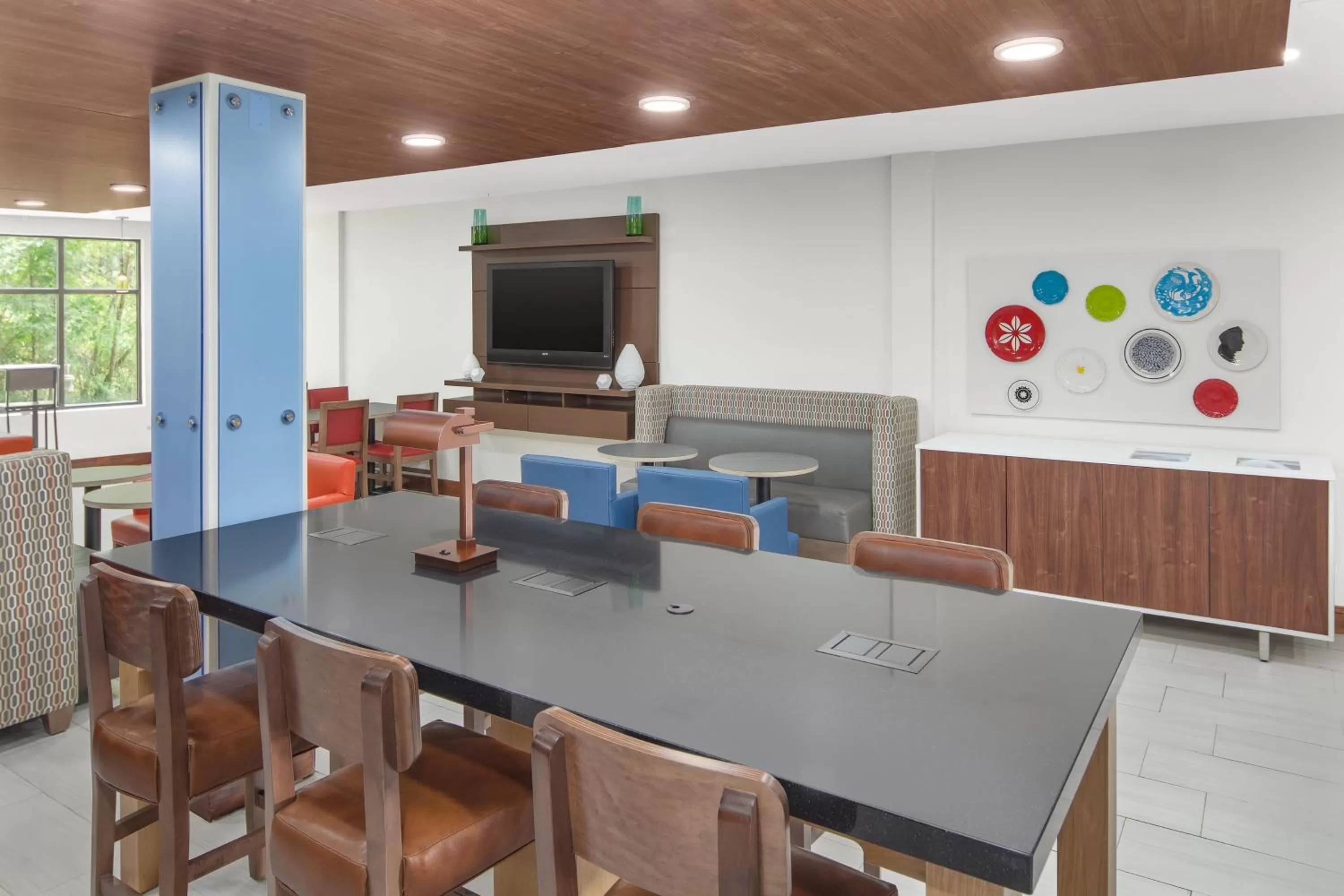 Property building in Holiday Inn Express & Suites - Hardeeville-Hilton Head by IHG