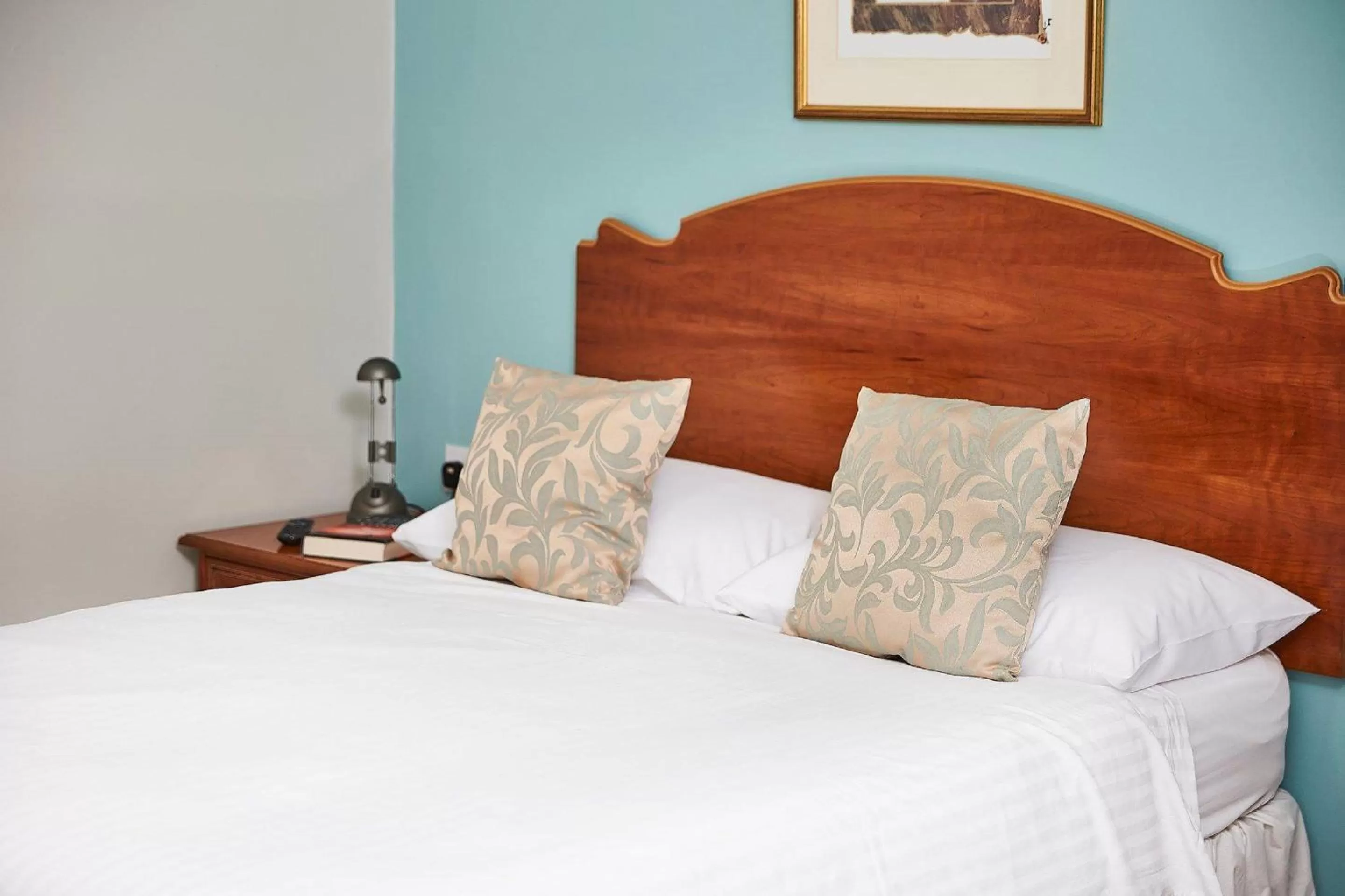 Bedroom, Bed in Yarnfield Park Training And Conference Centre