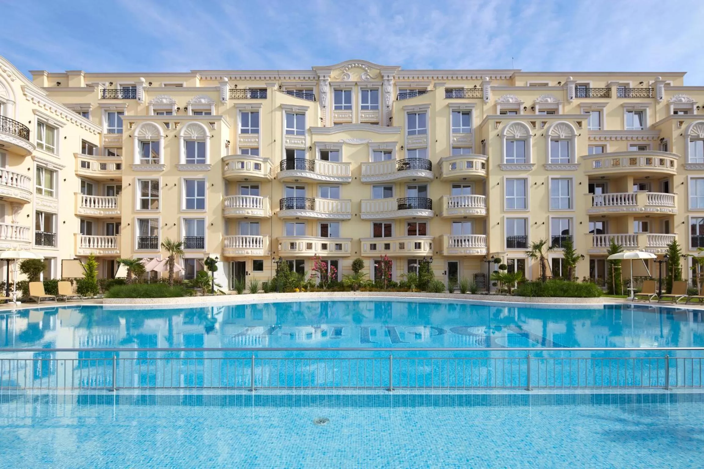 Property building in Bellicity Apart Complex