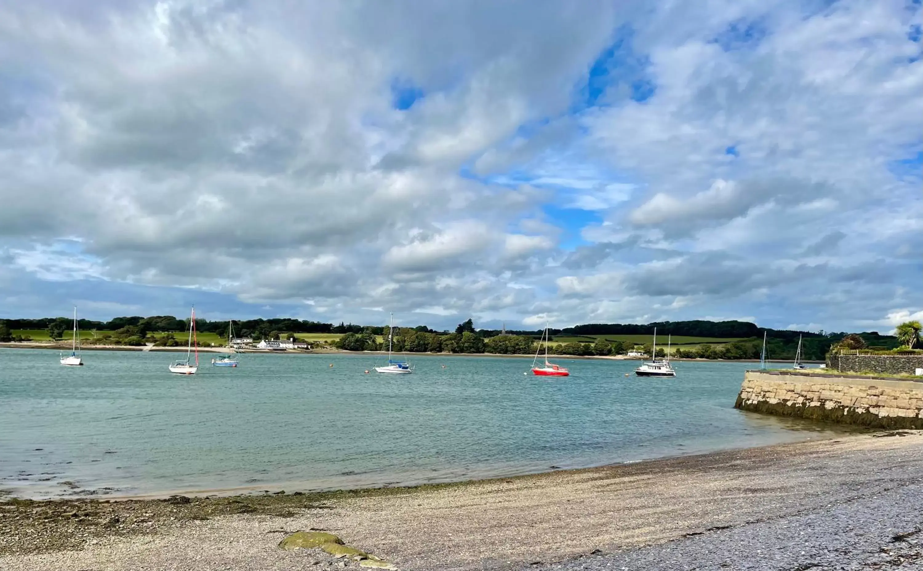 Garddfon Inn Garddfon Inn