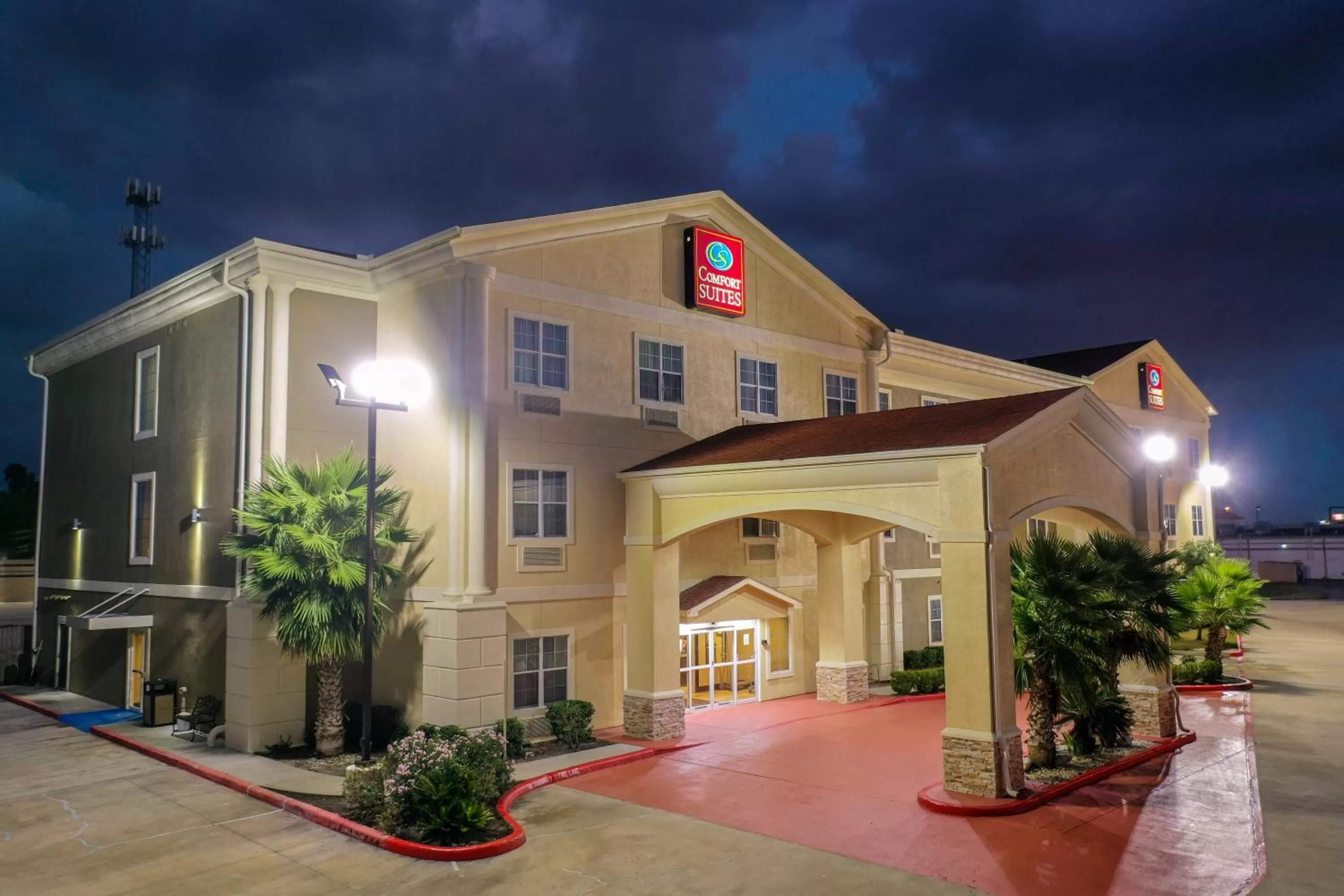 Property building in Comfort Suites Tomball Medical Center